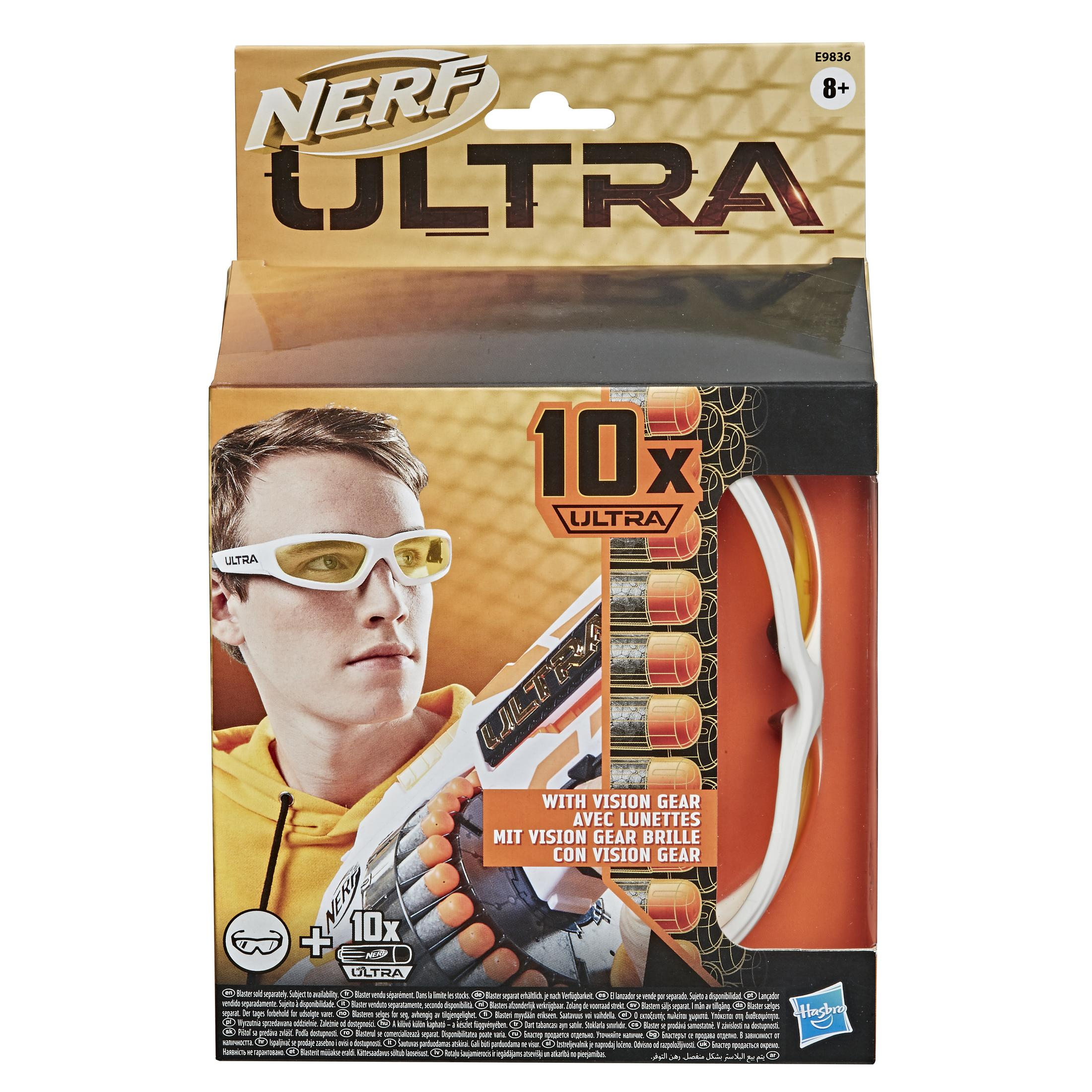 Una scatola di Nerf Ultra con una persona che indossa occhiali, che tiene una pistola giocattolo.