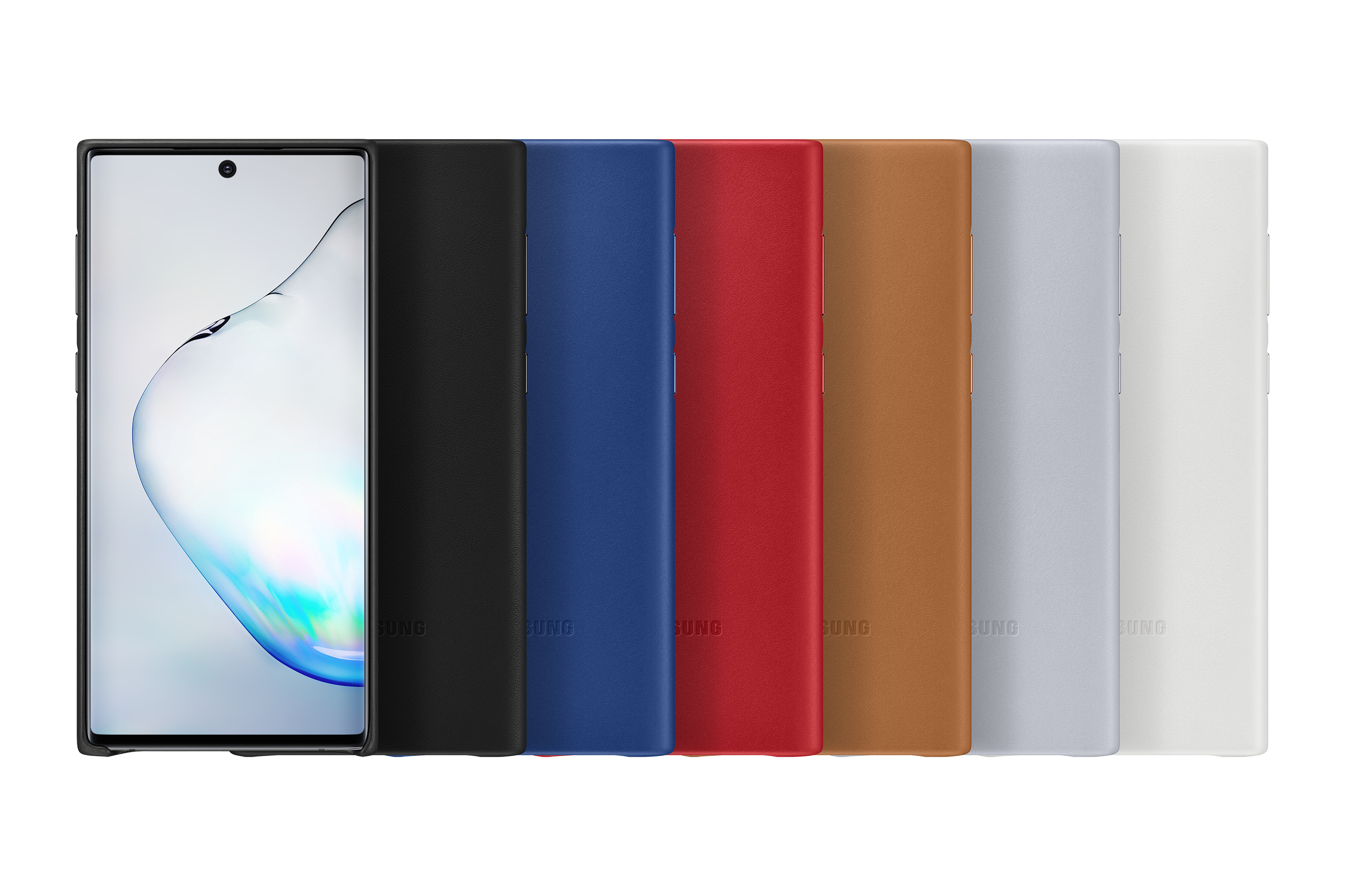 Una fila de fundas de teléfono coloridas: negro, azul, rojo, marrón, gris y blanco. Un teléfono a la izquierda.