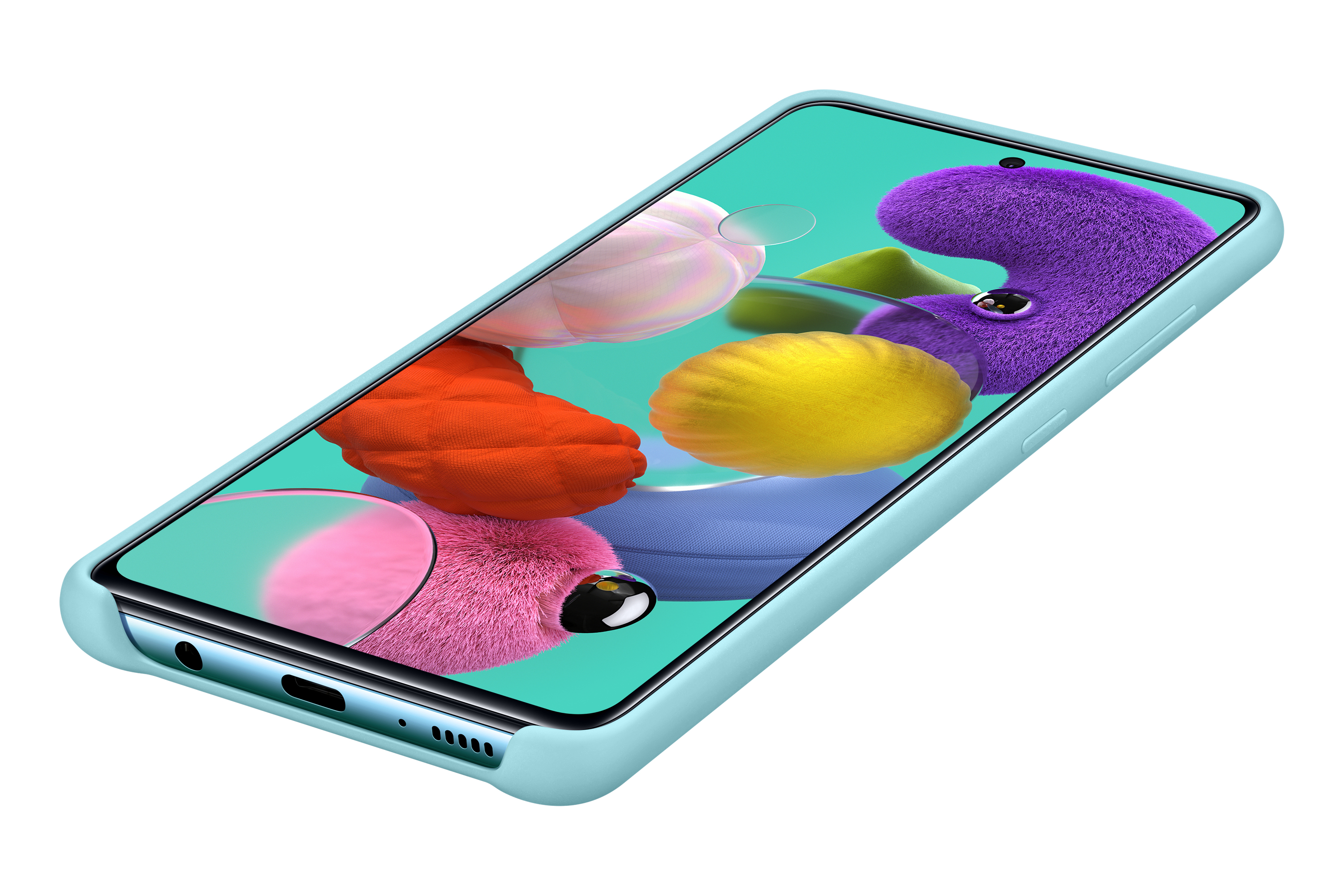 Een lichtblauwe telefoon met een kleurrijk scherm met abstracte vormen. De telefoon zit in een beschermhoesje.