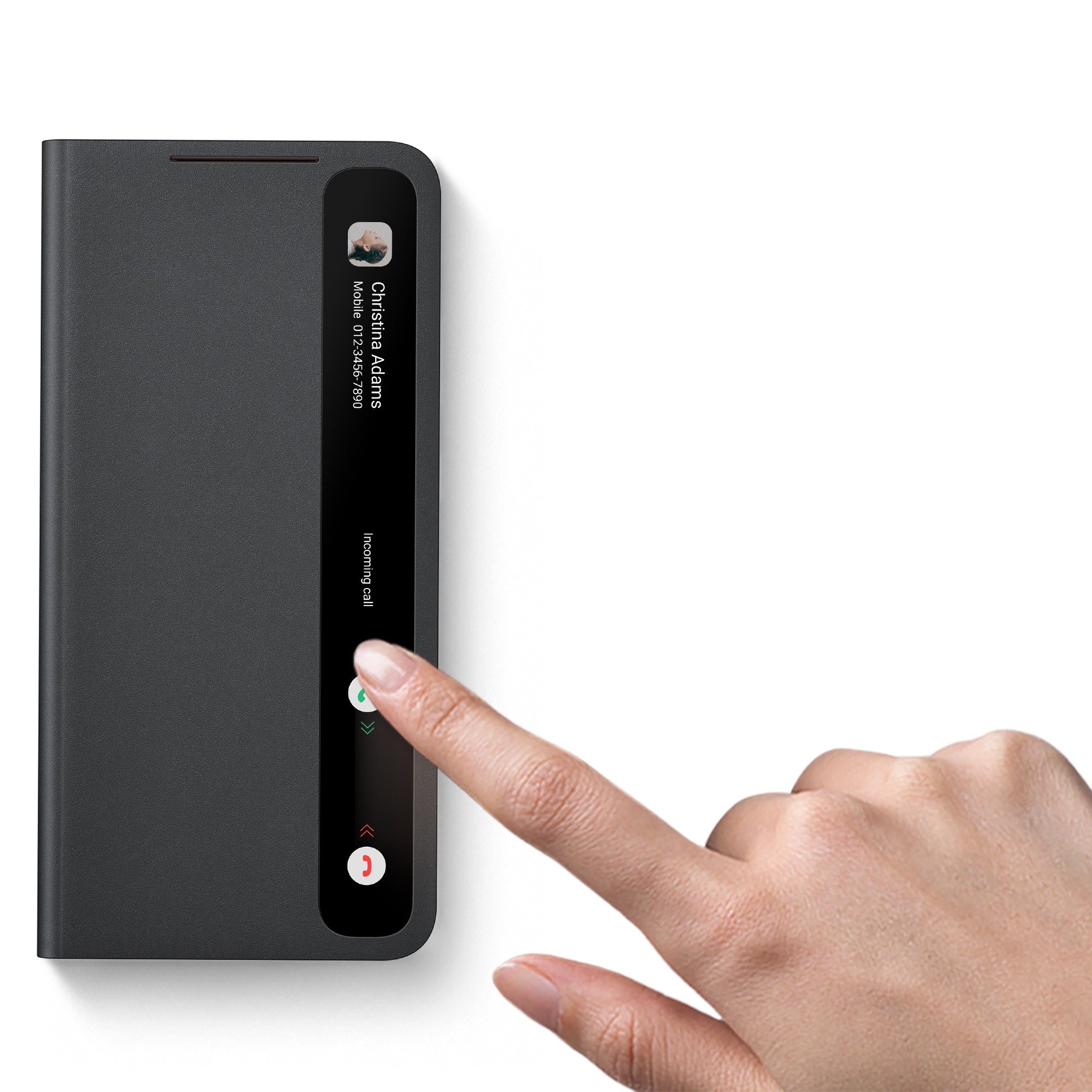 Una funda de teléfono negra con una pantalla que muestra una llamada entrante. Un dedo toca el botón de respuesta.