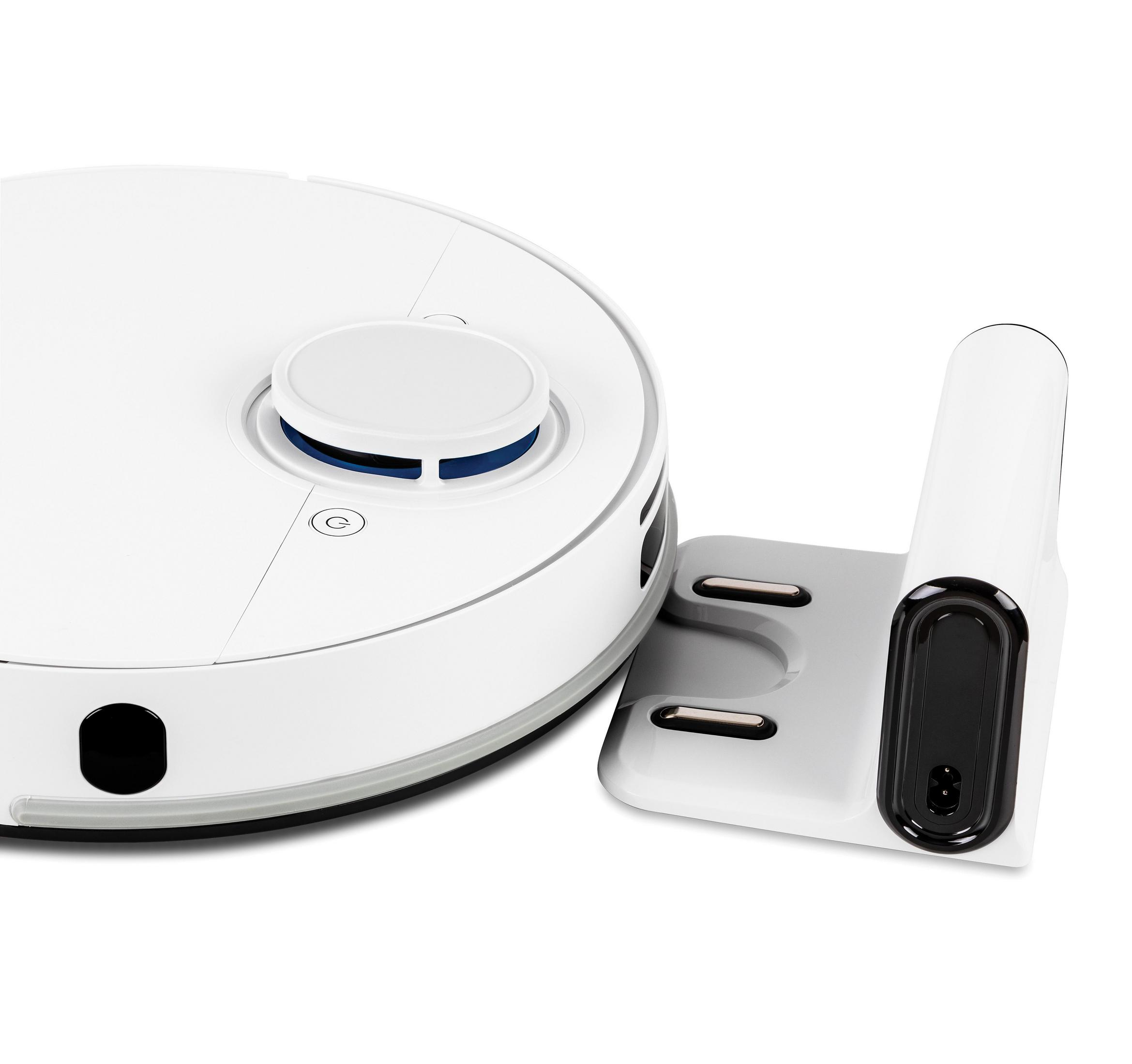 Weißer Roboter-Staubsauger mit Ladestation. Auf weißer Oberfläche.