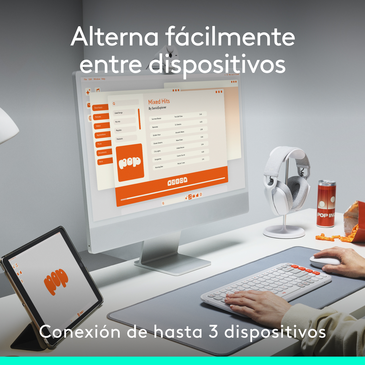 Konfiguracja komputera z klawiaturą, myszą, tabletem i słuchawkami, z nakładką tekstową.