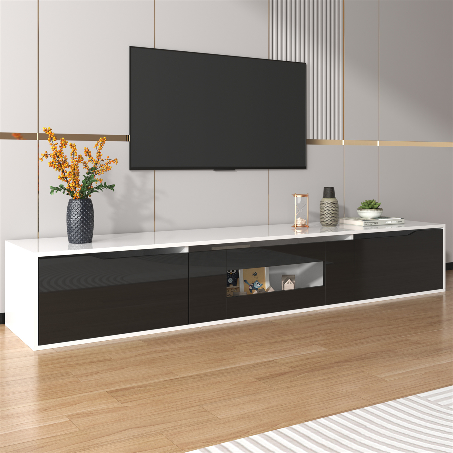 Moderner TV-Ständer mit Fernseher, Dekoration und Holzboden.