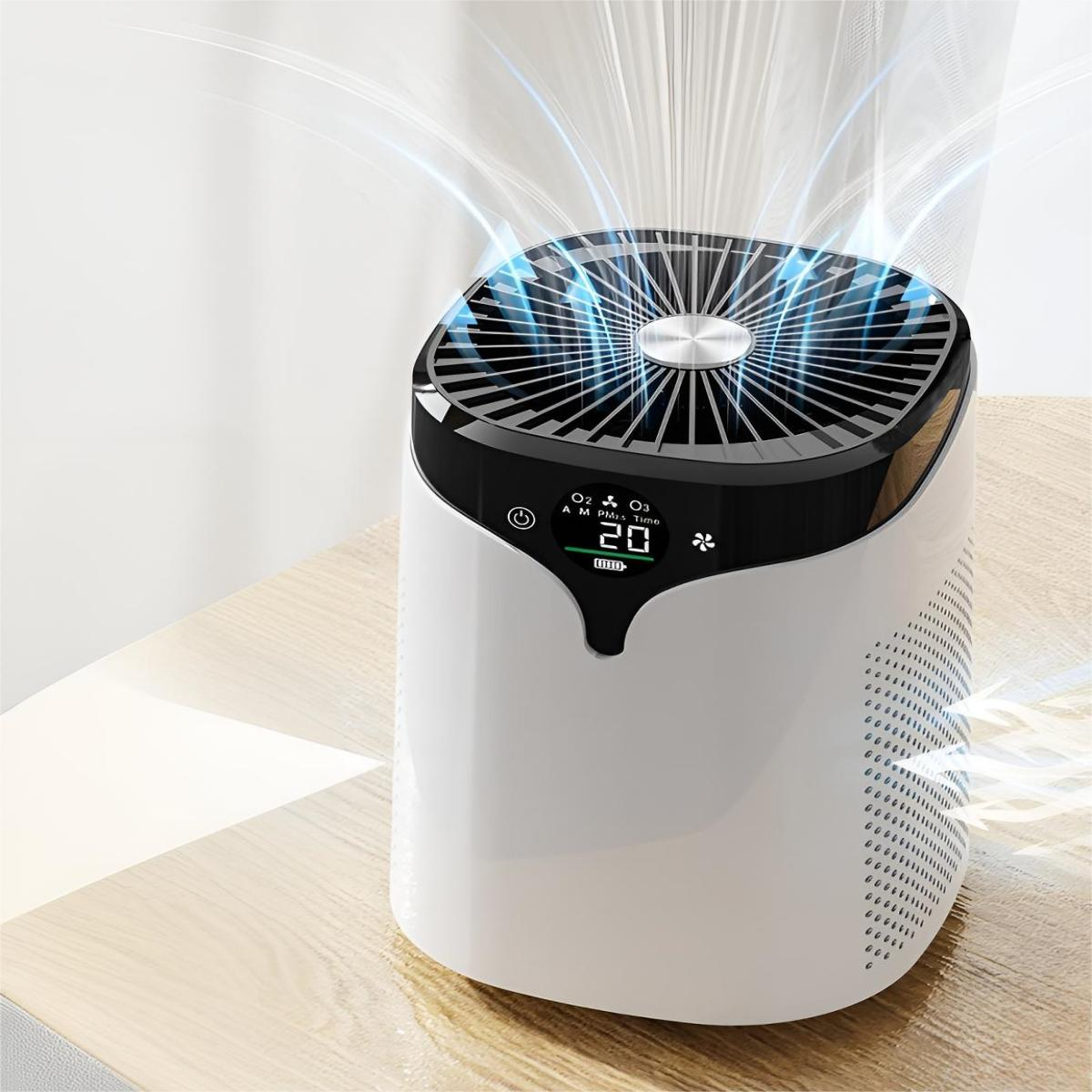 Weißer Luftreiniger mit schwarzem Oberteil, Display und Ventilator, der blaue Luft ausstößt.