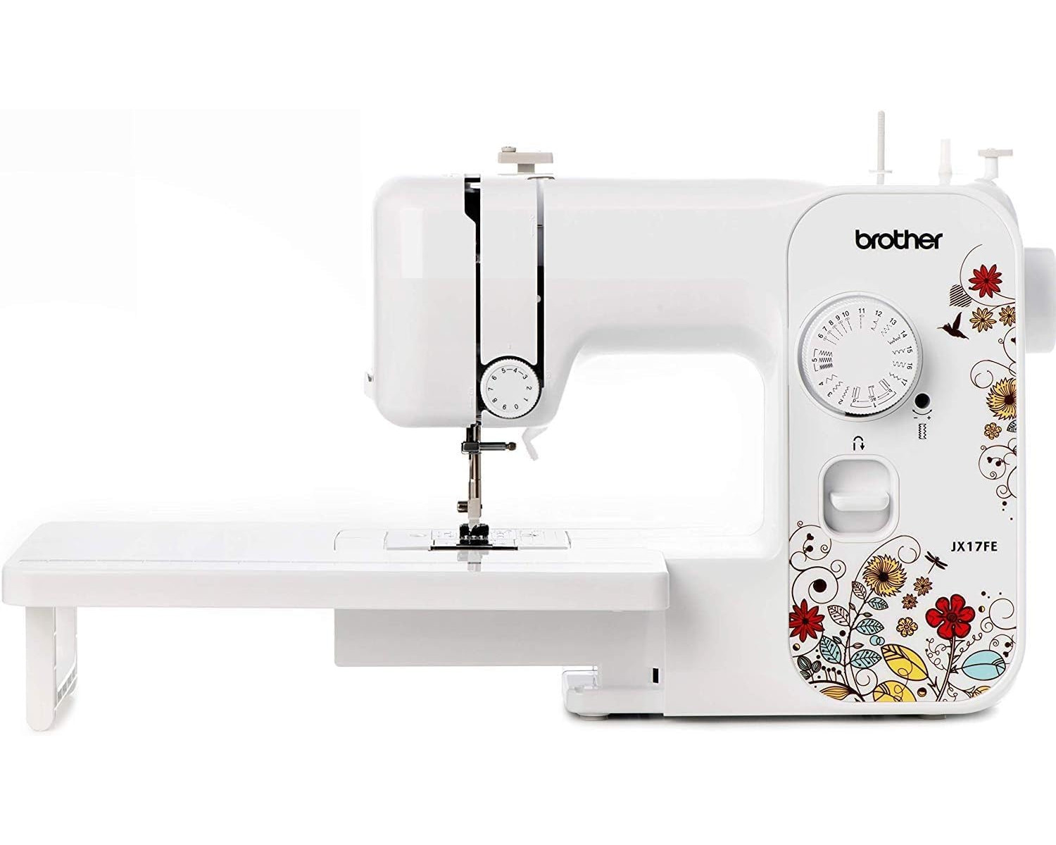 Máquina de coser blanca con decoraciones florales. El modelo Brother JX17FE.