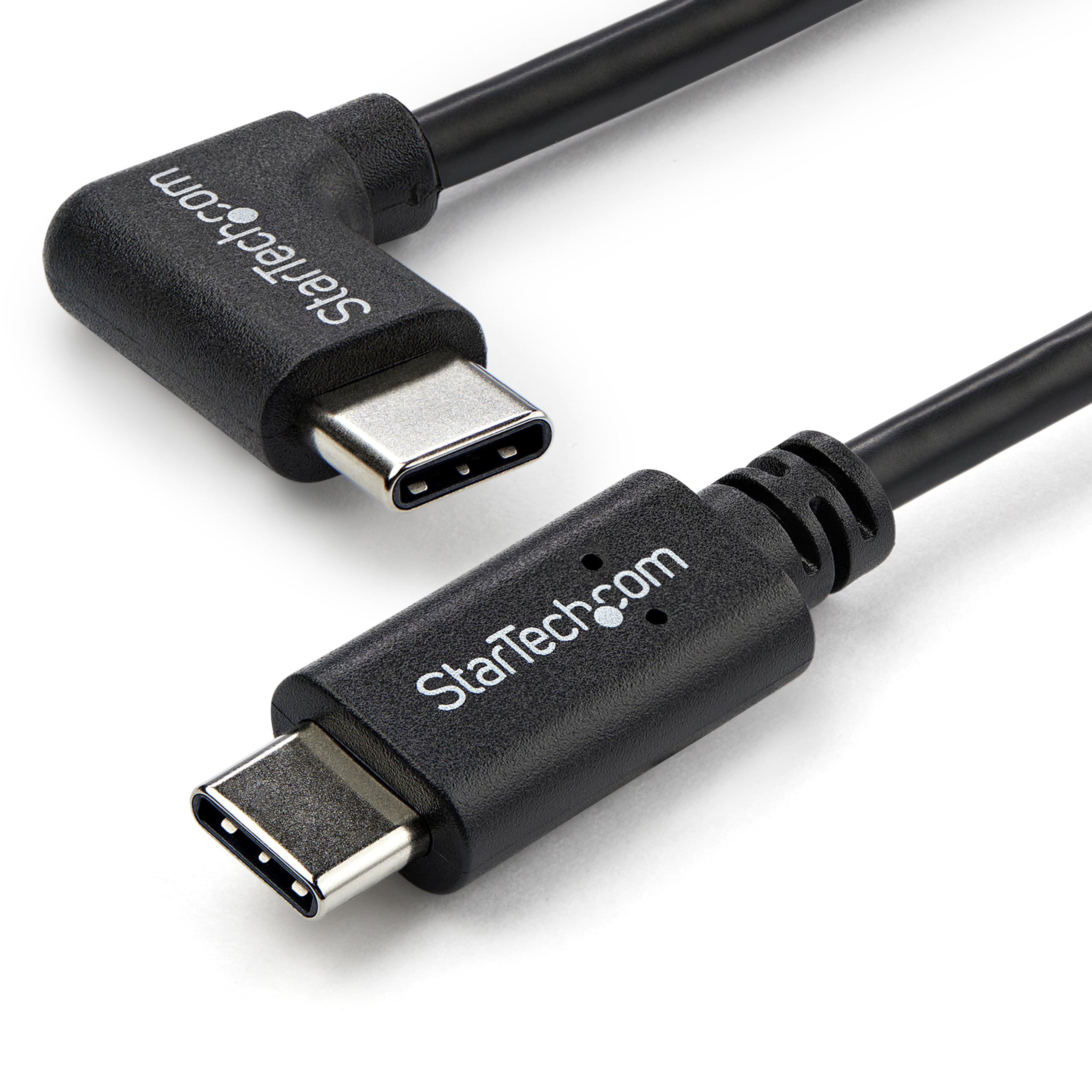 Cable USB-C negro con conector en ángulo recto y el nombre de la marca 'StarTech.com'.