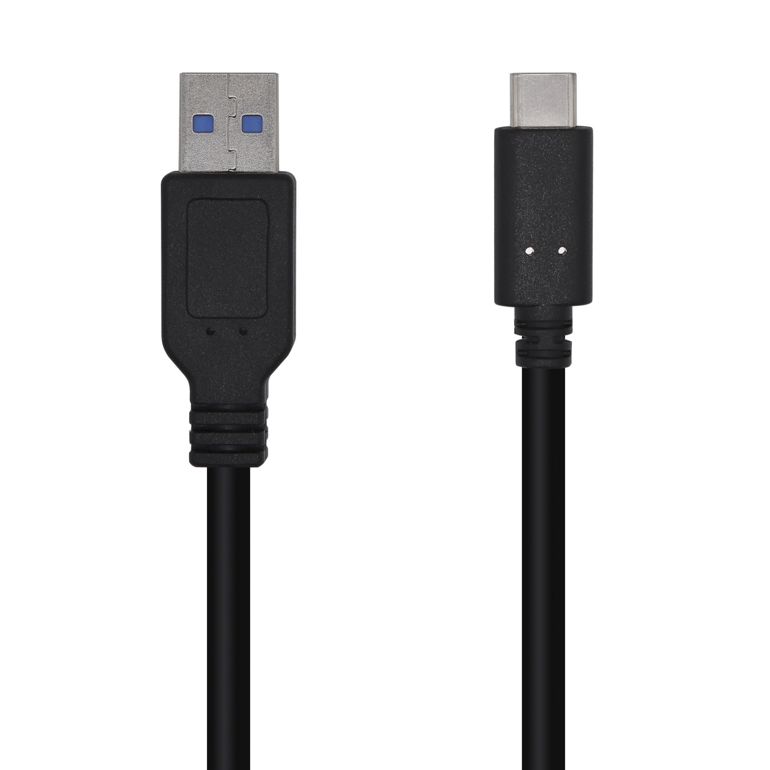 Twee zwarte USB-kabels, één USB-A naar USB-C, op een witte achtergrond. Eén met een USB-A-connector.