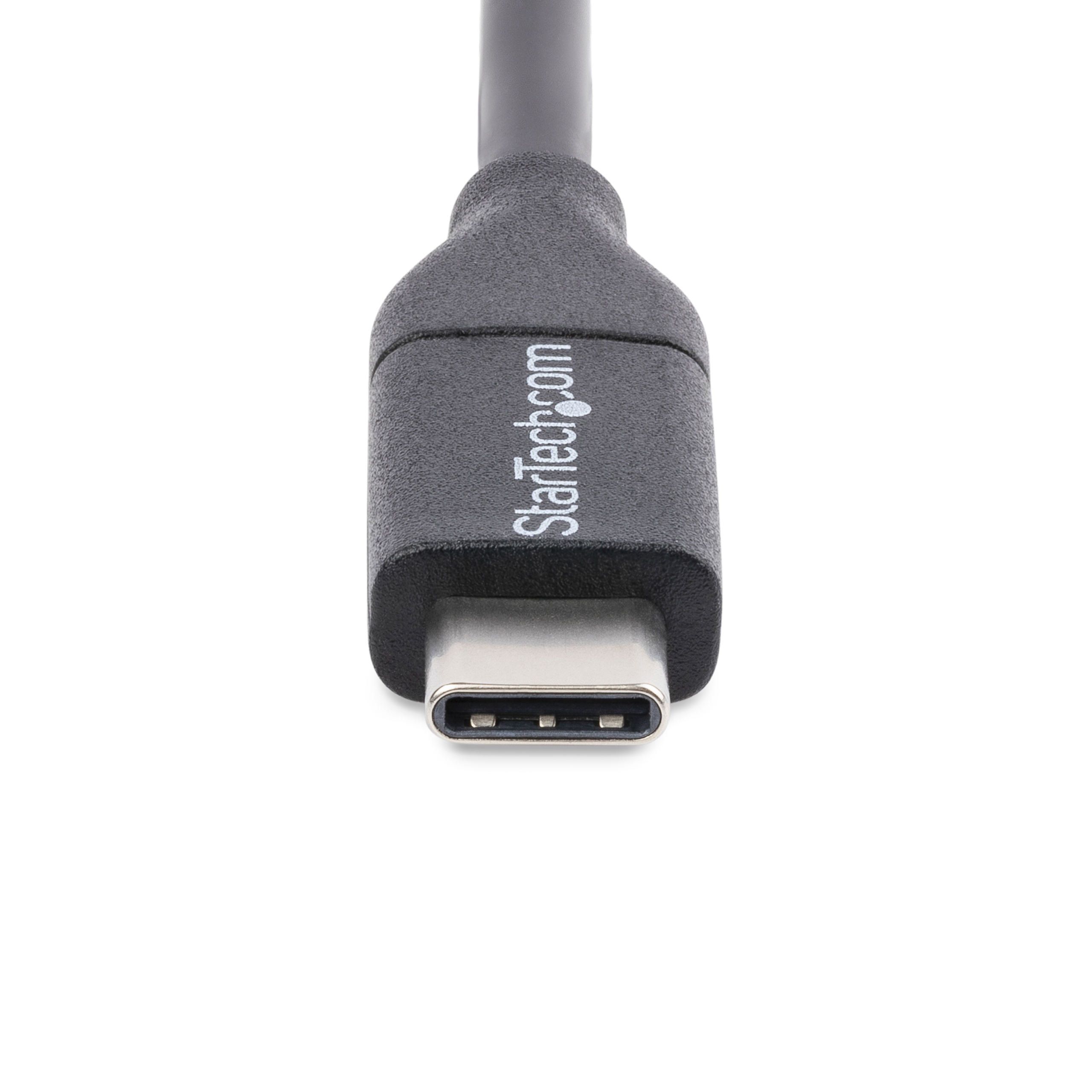 Conector de cable USB-C negro con el logotipo Startech.com sobre fondo blanco.