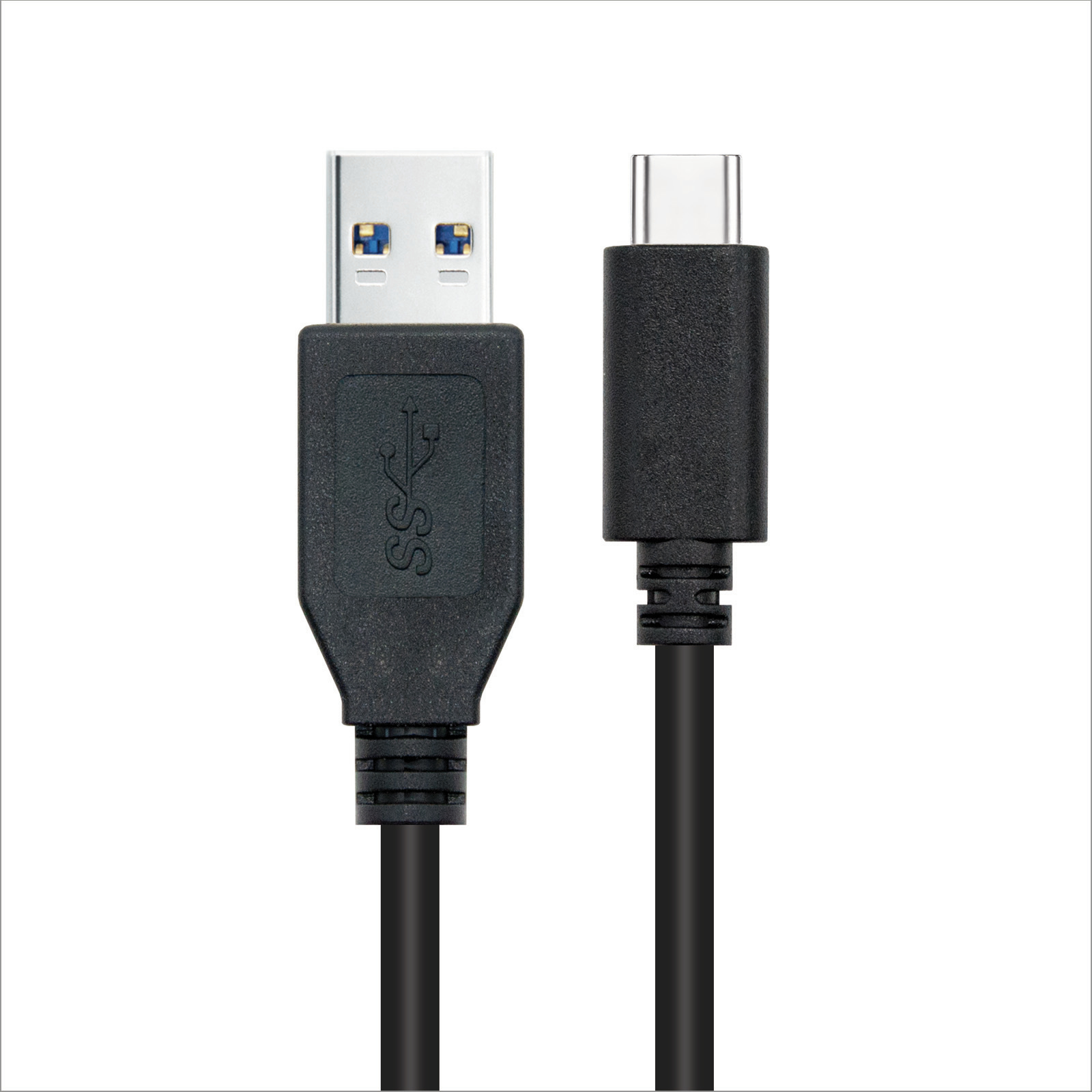 Twee USB-kabels: één USB-A naar USB-C, zwart, tegen een witte achtergrond.