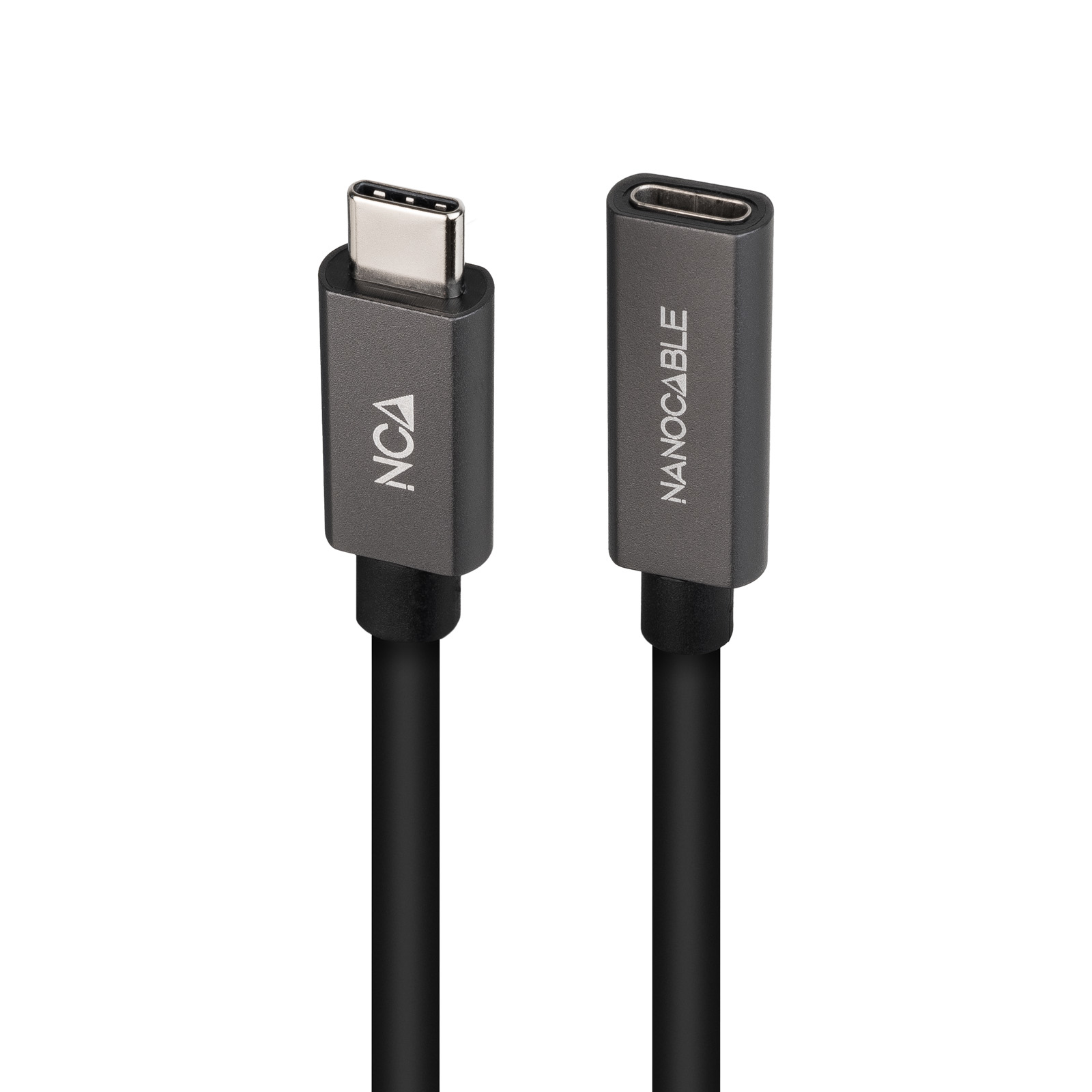 Twee zwarte USB-C-kabels, één met een connector en één met een vrouwelijke connector op wit.