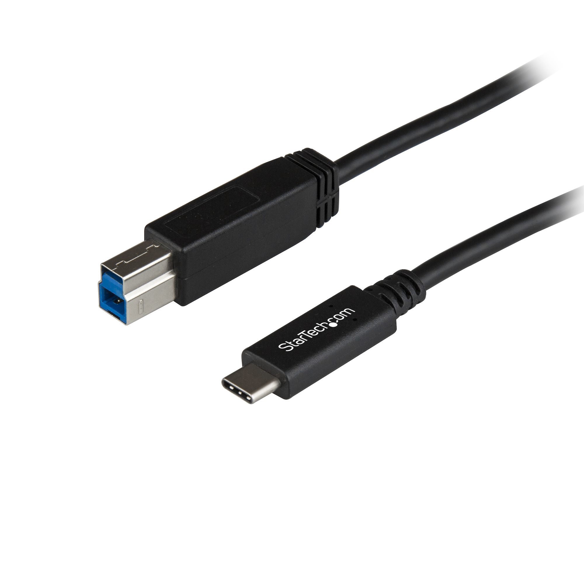 Cavo USB nero, da USB-A a USB-C, su sfondo bianco, vista angolata.