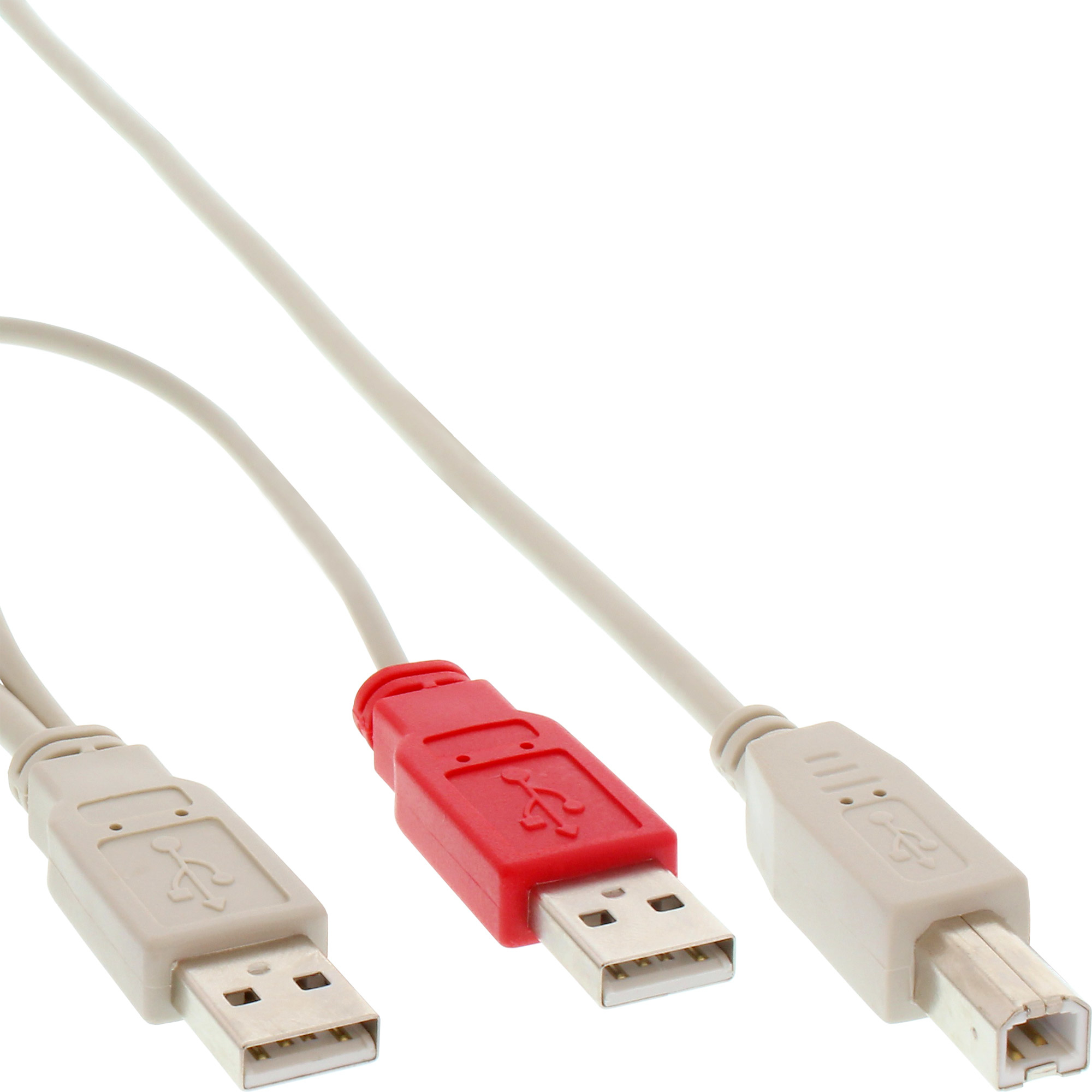 Tre cavi USB. Un connettore USB rosso, due connettori USB grigi, su sfondo bianco.