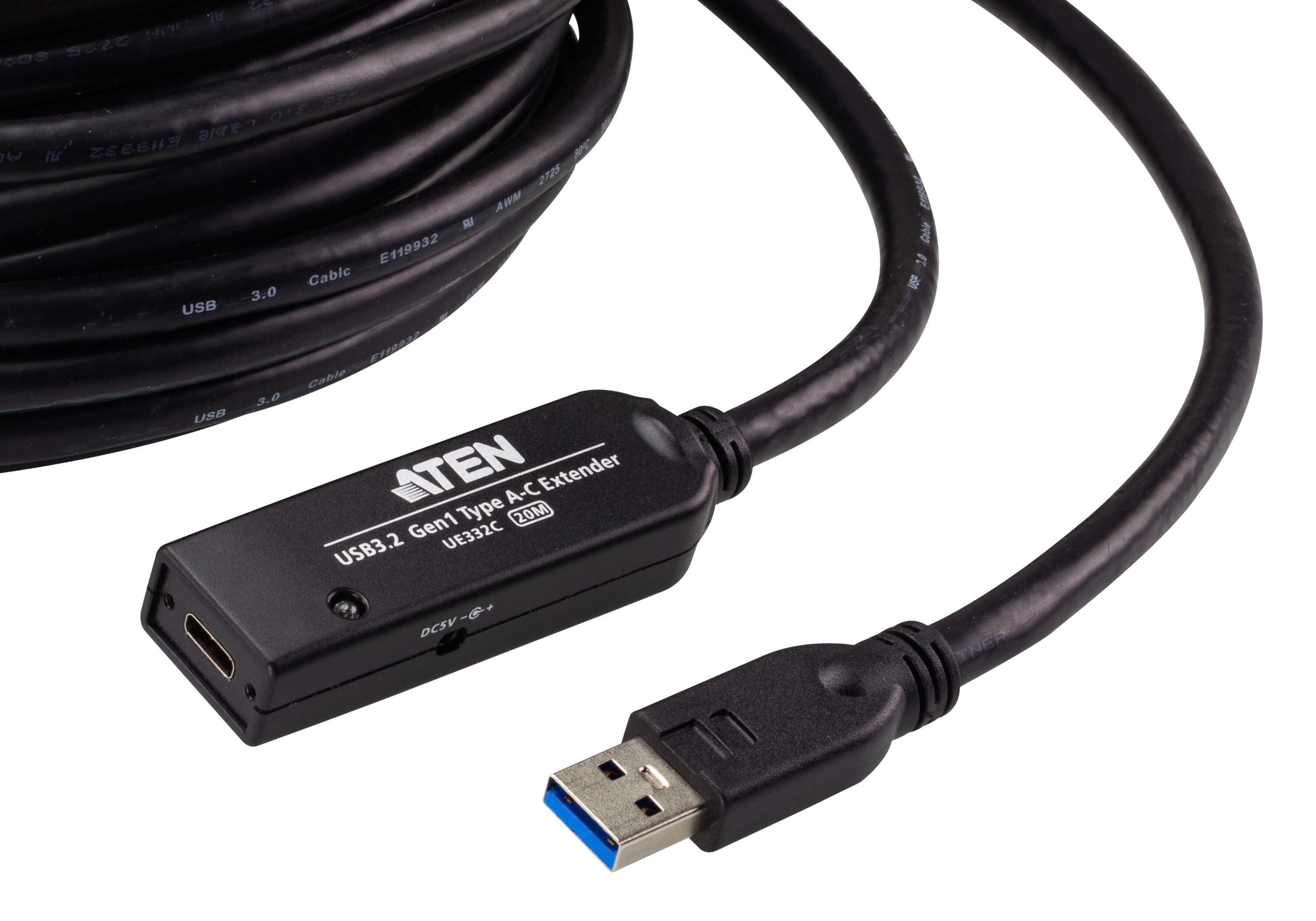 Câble d'extension USB 3.0 noir. Il possède un connecteur USB-A et USB-C.