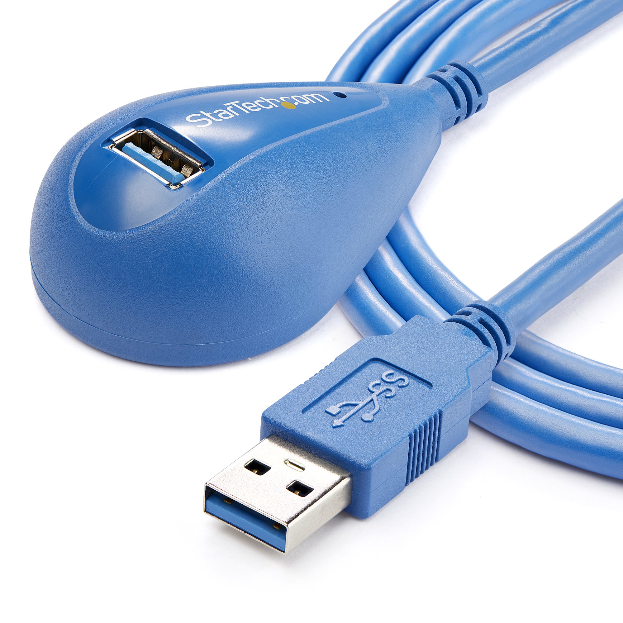 Blauwe USB-verlengkabel met een USB-A-connector en een female poort, tegen een witte achtergrond.
