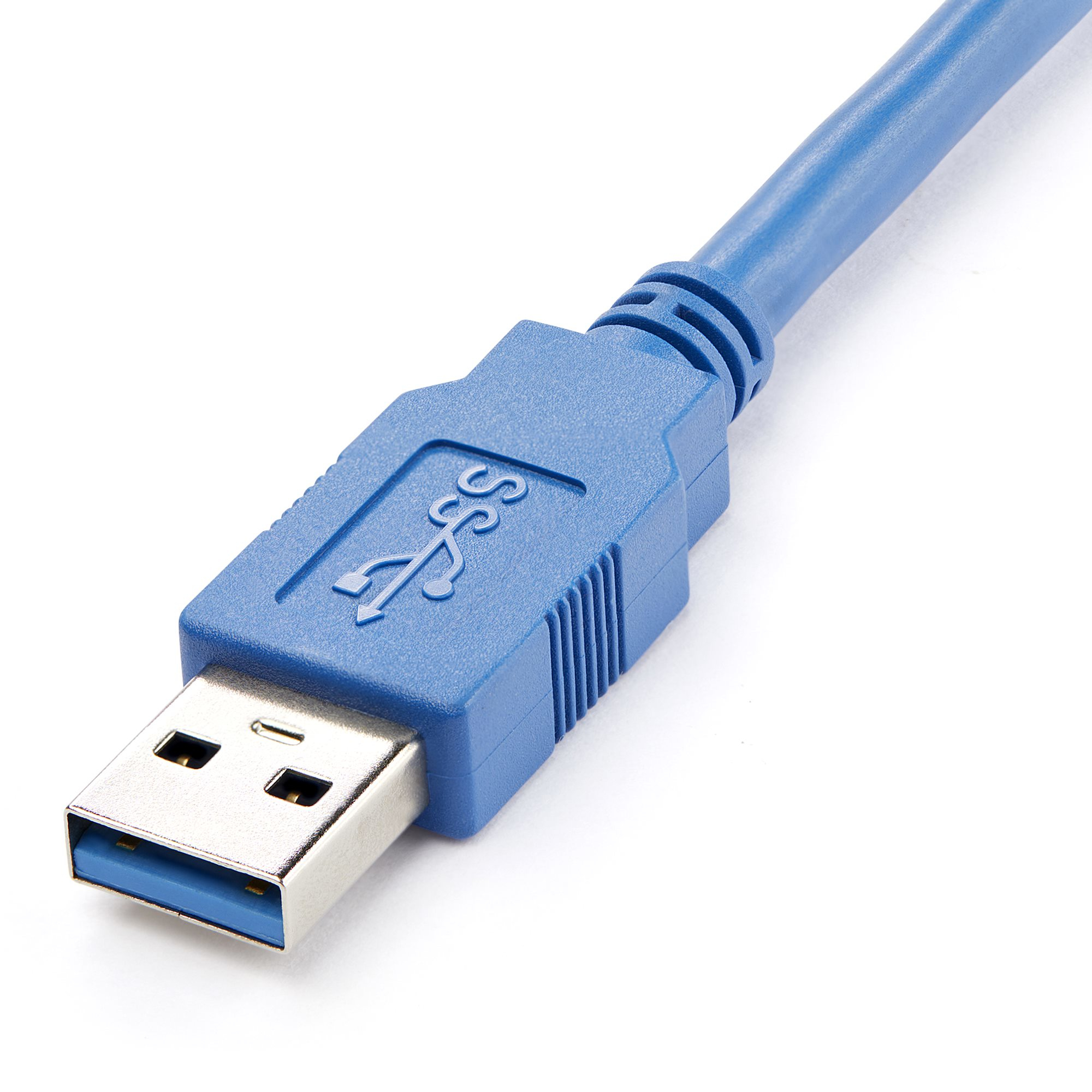 Een blauwe USB 3.0-connector op een witte achtergrond.