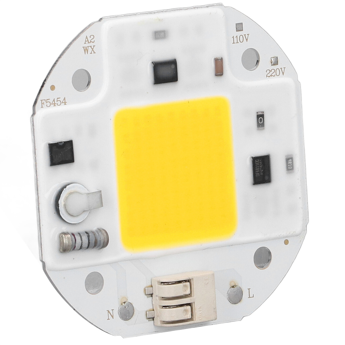 Ein runder LED-Chip mit gelbem Zentrum. Text auf dem Chip: A2 WX, F5454, 110V, 220V und L.