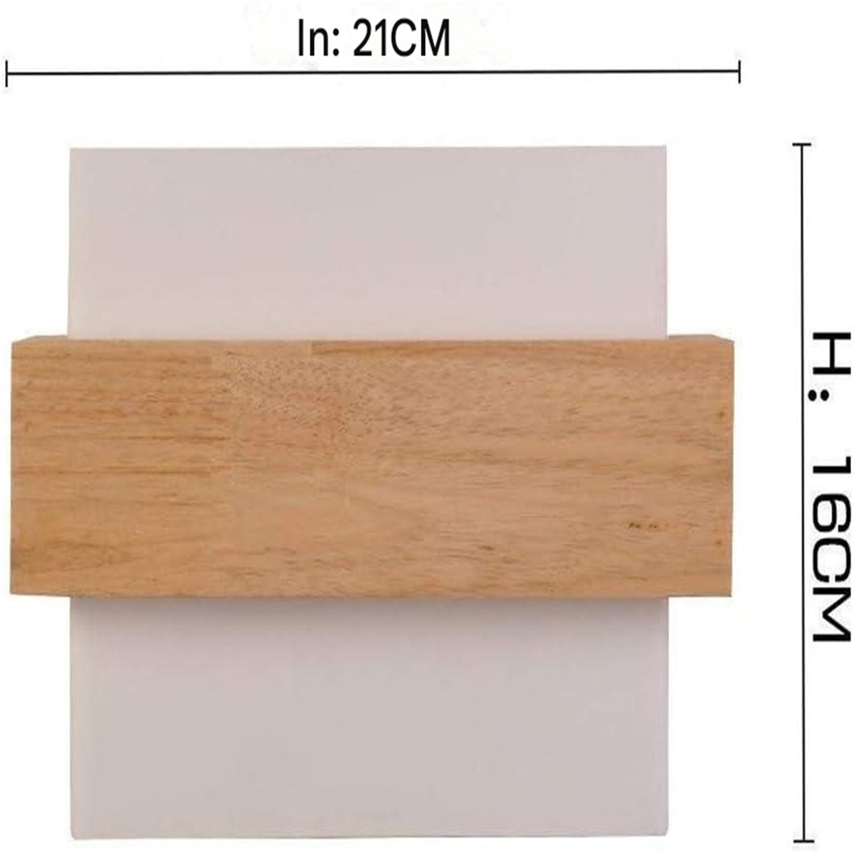 Eine weiße und hölzerne Wandleuchte mit den Maßen: 21 cm breit, 16 cm hoch.