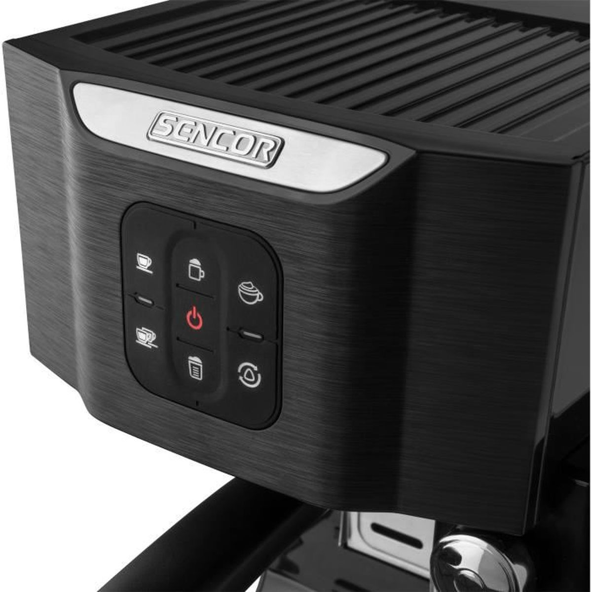 Schwarze Kaffeemaschine mit Bedienfeld, Knöpfen und SENCOR-Logo. Schräge Ansicht.