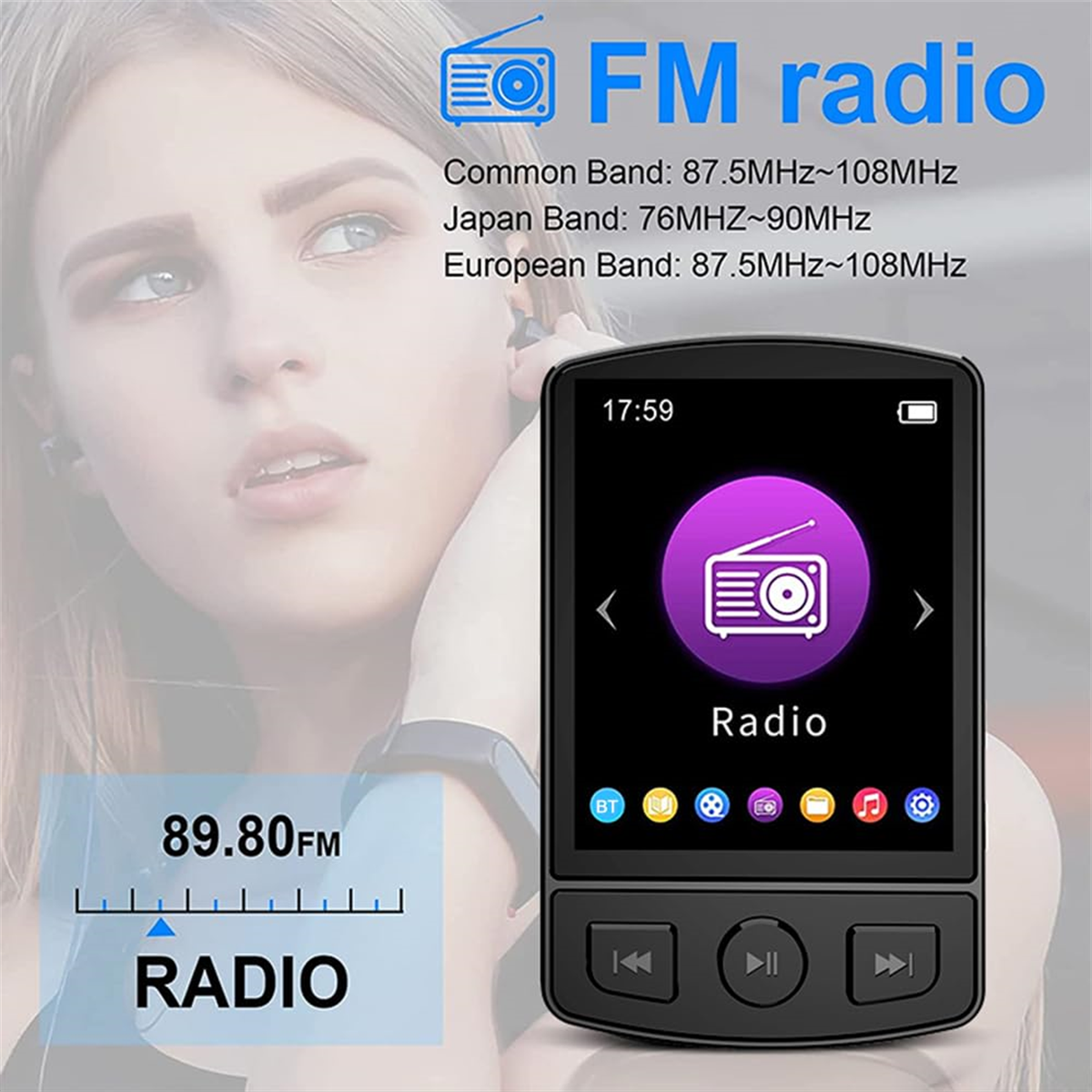 Eine Frau hält ein kleines Radio. Auf dem Bildschirm steht 'Radio' und eine Frequenz.