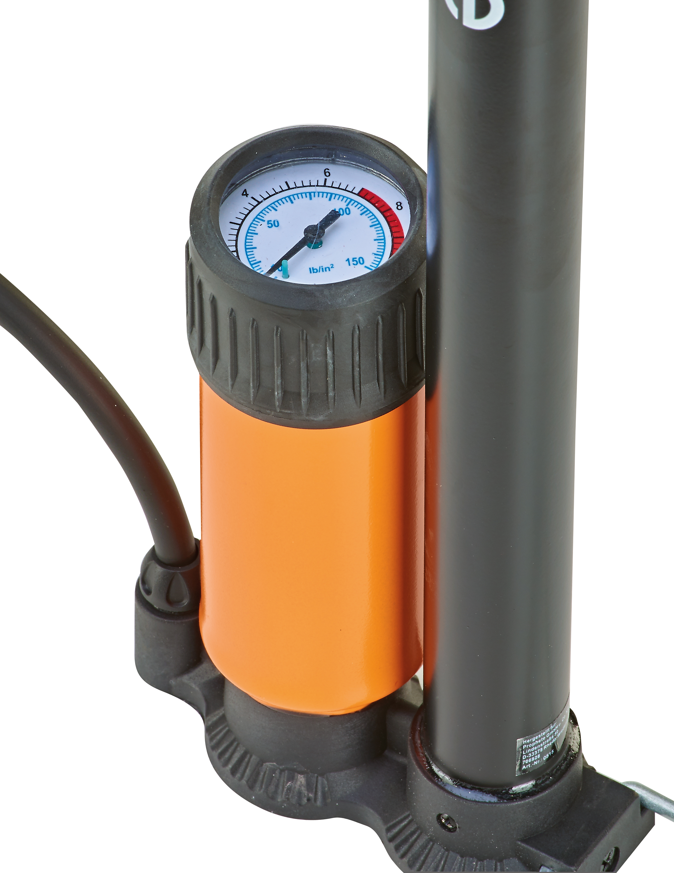 Eine orangefarbene und schwarze Fahrradpumpe mit einem Manometer.