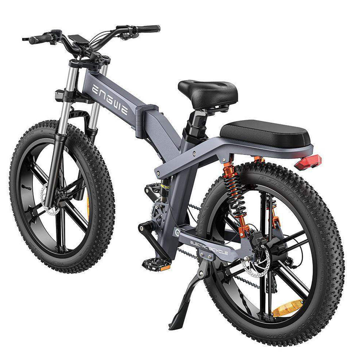 Szary rower elektryczny ENGWE. Posiada czarne opony i siedzenie. Tło jest białe.