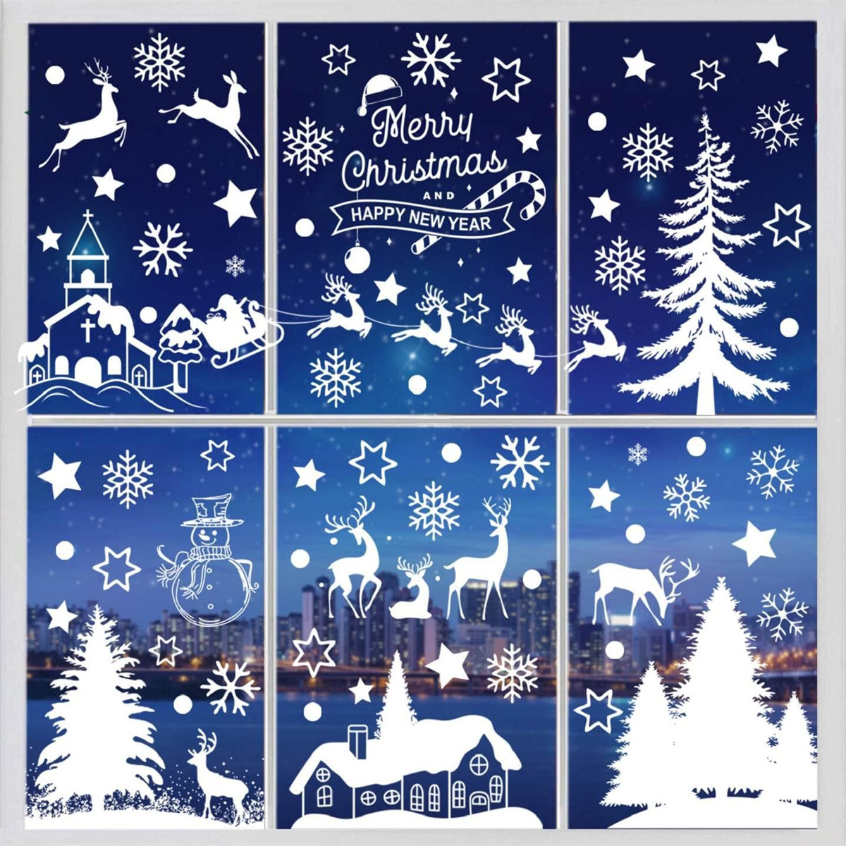 Fensteraufkleber mit Weihnachtsszenen: Rentiere, Schneeflocken und eine Kirche.