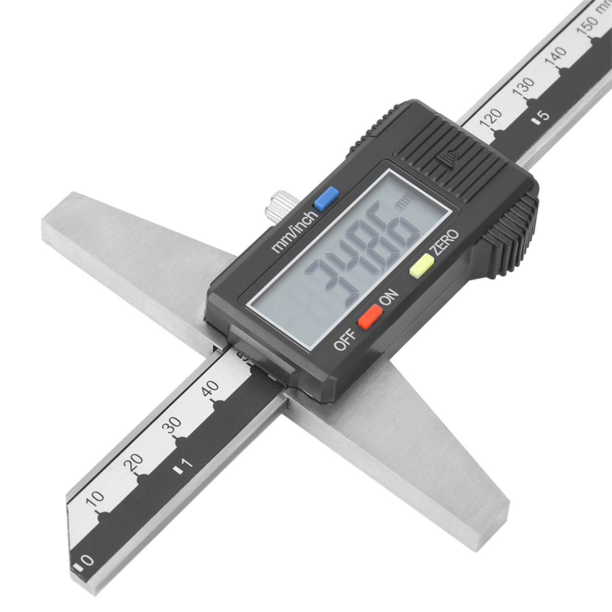 Digitaler Tiefenmesser. Ein schwarzes Display zeigt einen Wert von 34,86 mm an. Das Messgerät ist silber und schwarz.