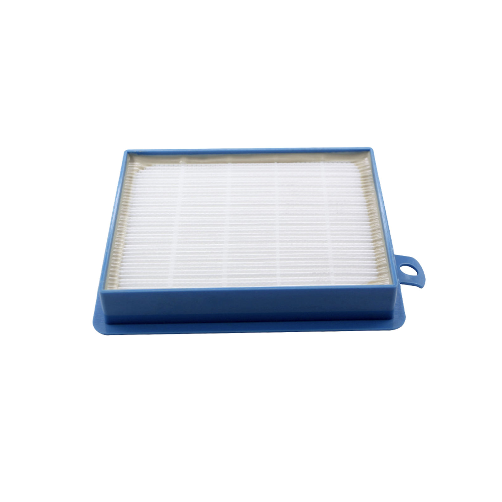 Un filtre à air carré avec un cadre bleu. Le filtre est blanc avec un motif en grille.