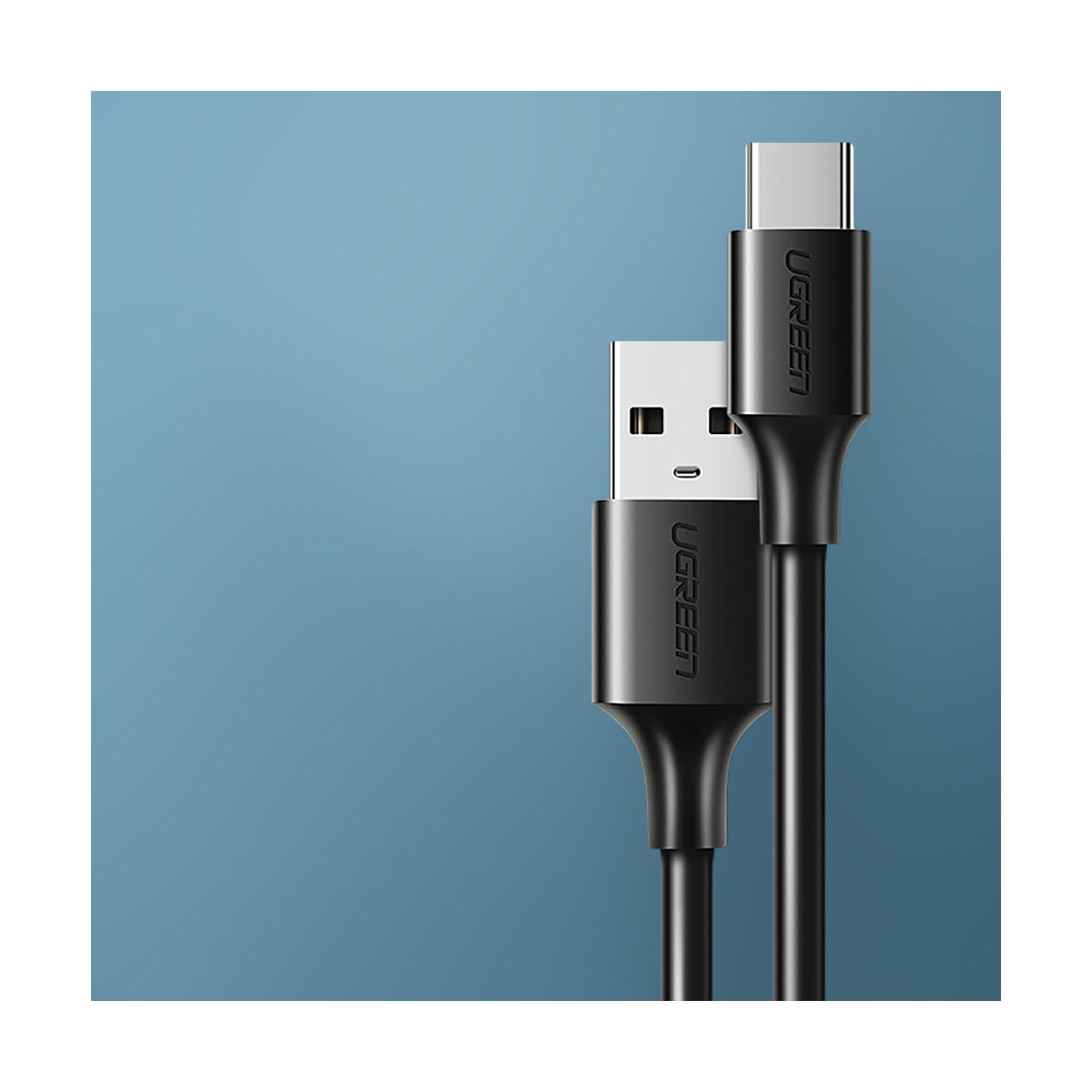 Schwarze UGREEN USB-C Kabel. Eines mit USB-A-Anschluss, das andere mit USB-C-Anschluss.