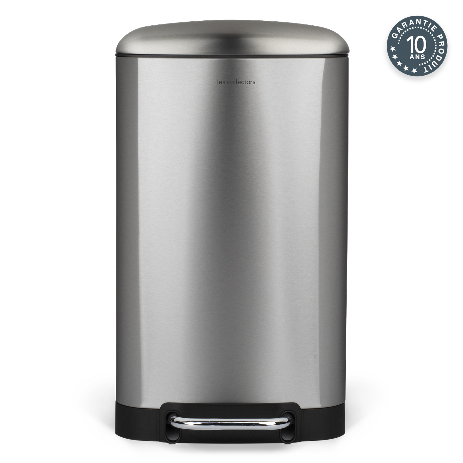 Un cestino cilindrico in acciaio inox con pedale e coperchio. Ha una garanzia di 10 anni.
