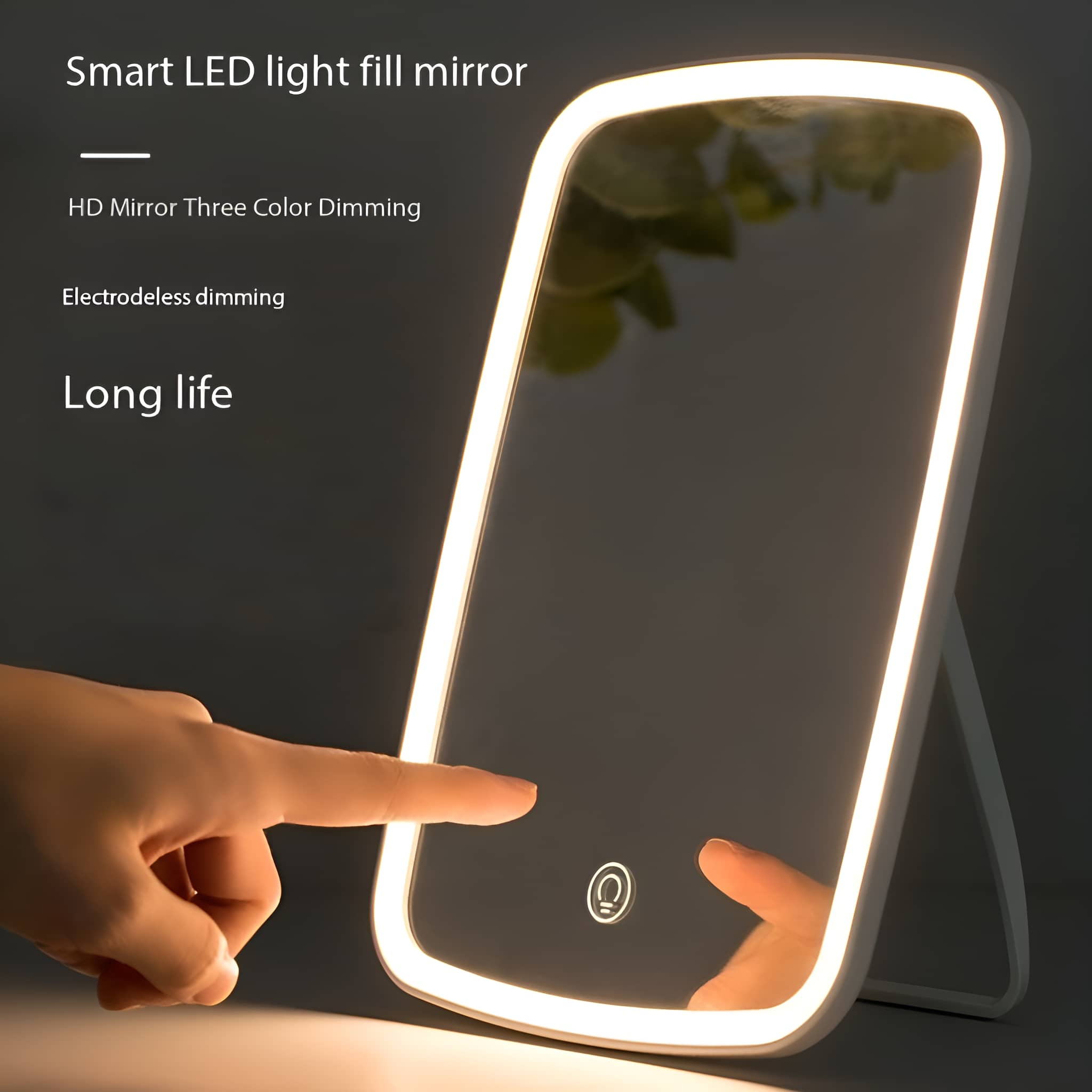 Ein Touchscreen-Schminkspiegel mit hellem LED-Licht am Rand.