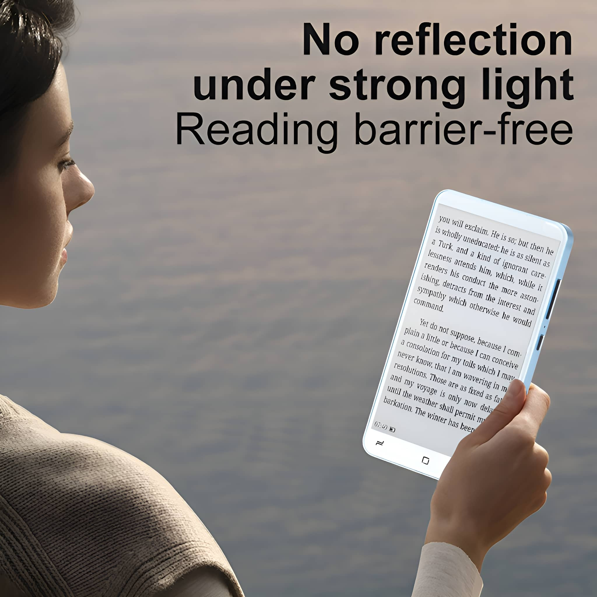 Eine Person liest im Freien auf einem Tablet, Text auf dem Bildschirm, keine Reflexion.