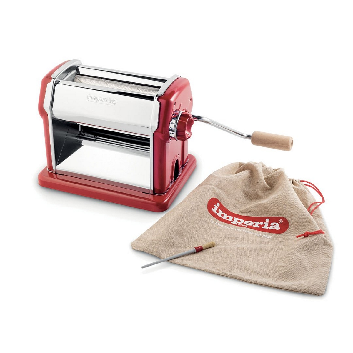 Una macchina per la pasta rossa con maniglia, manovella e sacco di stoffa.