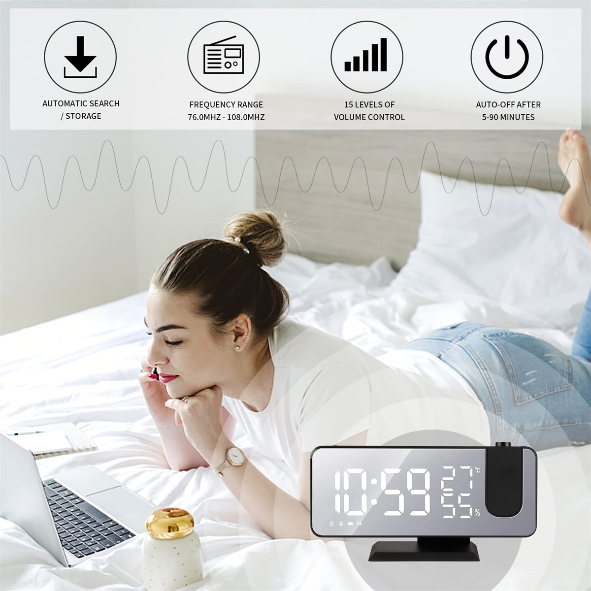 Frau liegt auf dem Bett mit Digitaluhr und Laptop. Uhr zeigt Zeit und Temperatur.