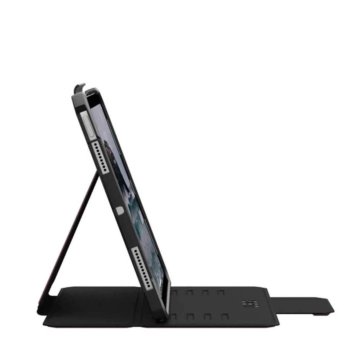 Czarny tablet w etui, podparty pod kątem.