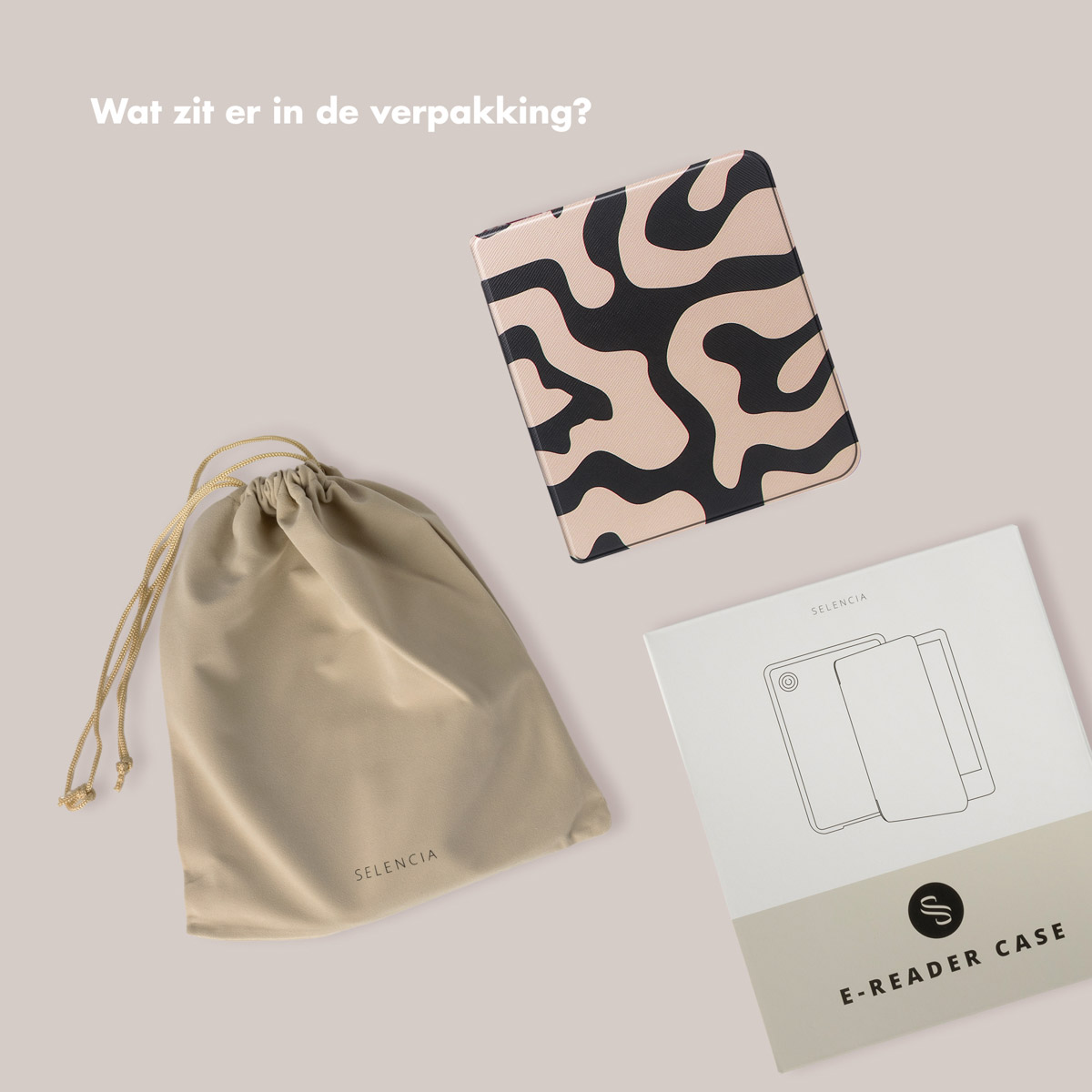 Een beige etui, een e-reader hoesje met patroon en een doos met de merknaam.