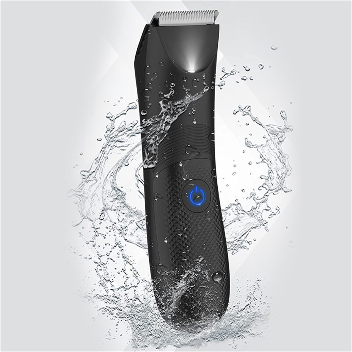 Schwarzer Körperhaartrimmer mit Wasserspritzern. Blauer Power-Knopf ist auf der Vorderseite sichtbar.