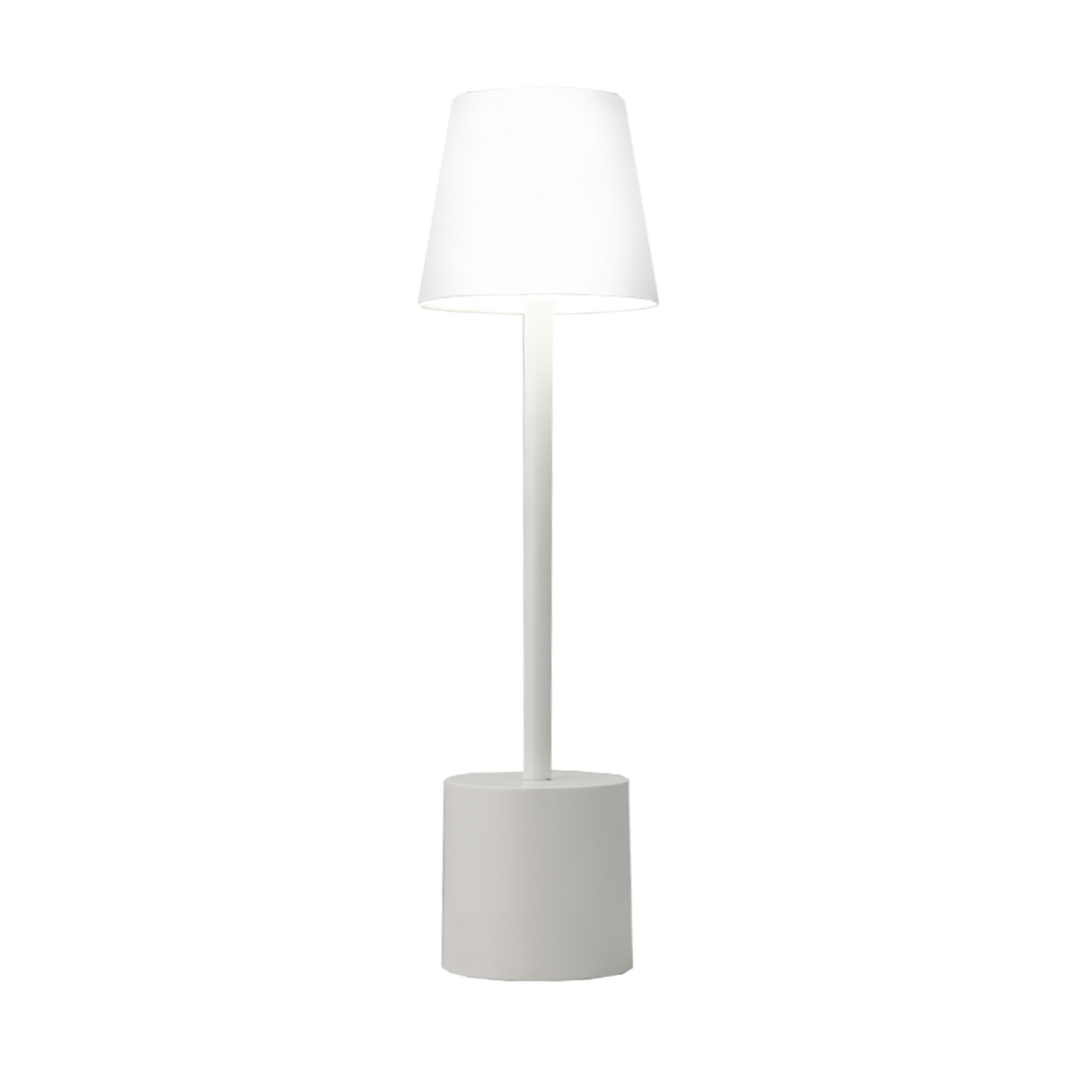 Una lampada da terra bianca con paralume bianco e base bianca, isolata su bianco.