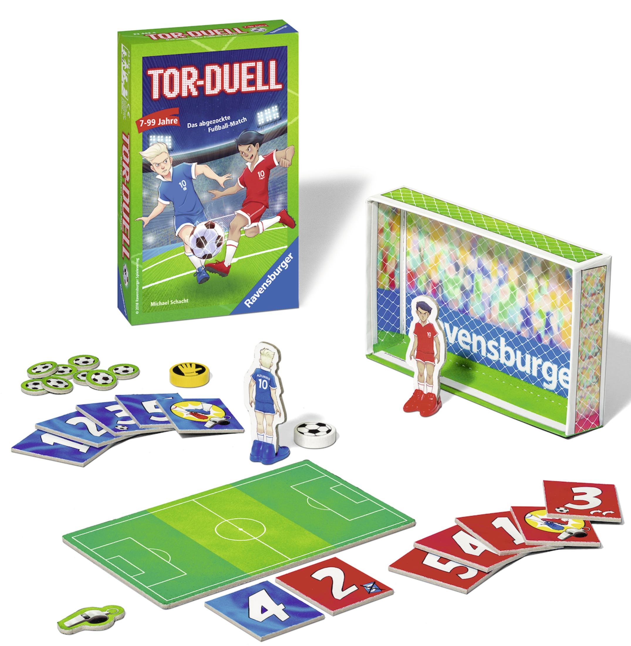 Eine Spielbox und Spielsteine. Die Box sagt Tor-Duell. Die Teile beinhalten ein Fußballfeld.