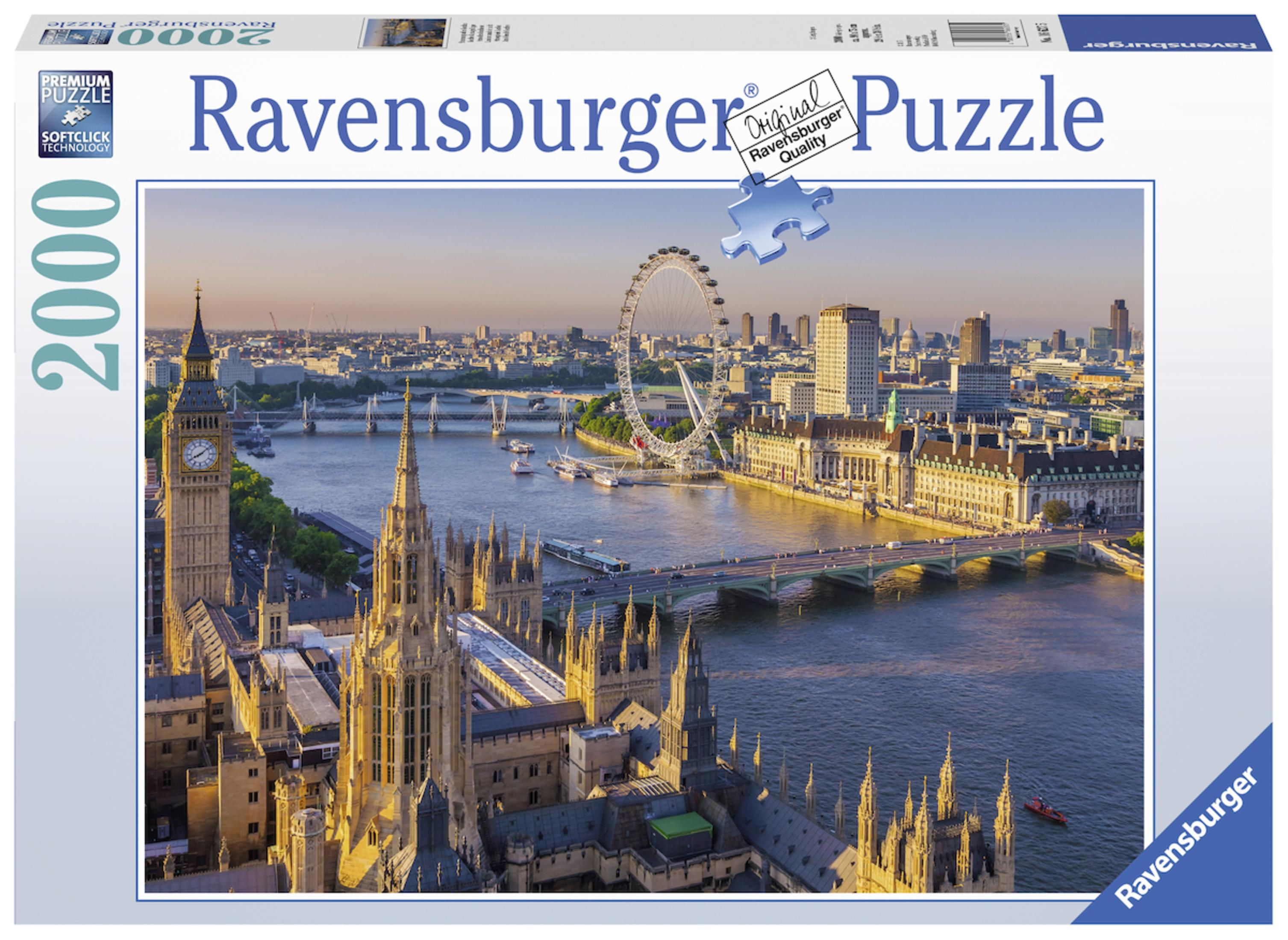 Una scatola di puzzle Ravensburger con un paesaggio urbano di Londra. Un pezzo di puzzle fluttua sopra la scatola.