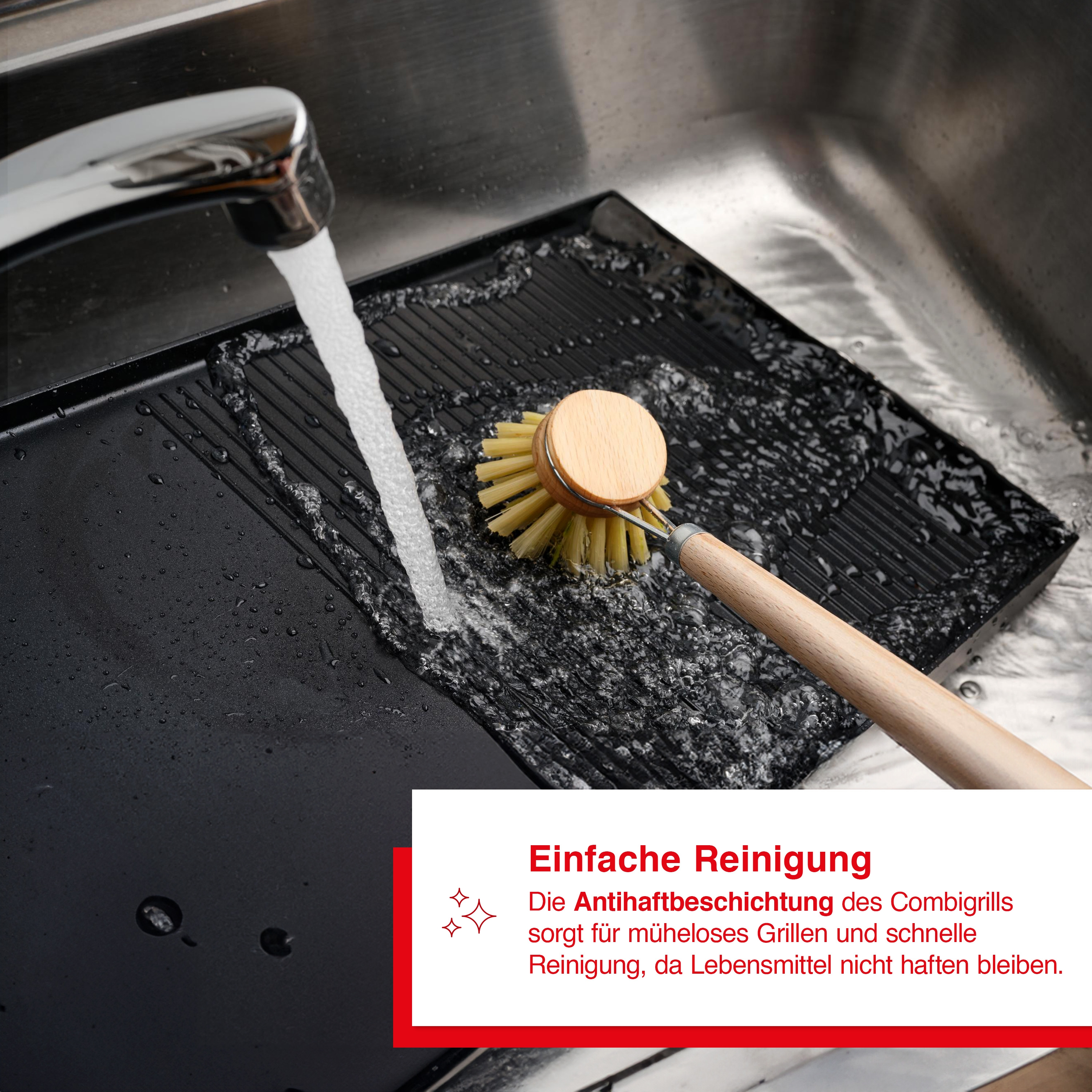 Spüle mit schwarzem Grill, Holzbürste mit fließendem Wasser und Text zur einfachen Reinigung.