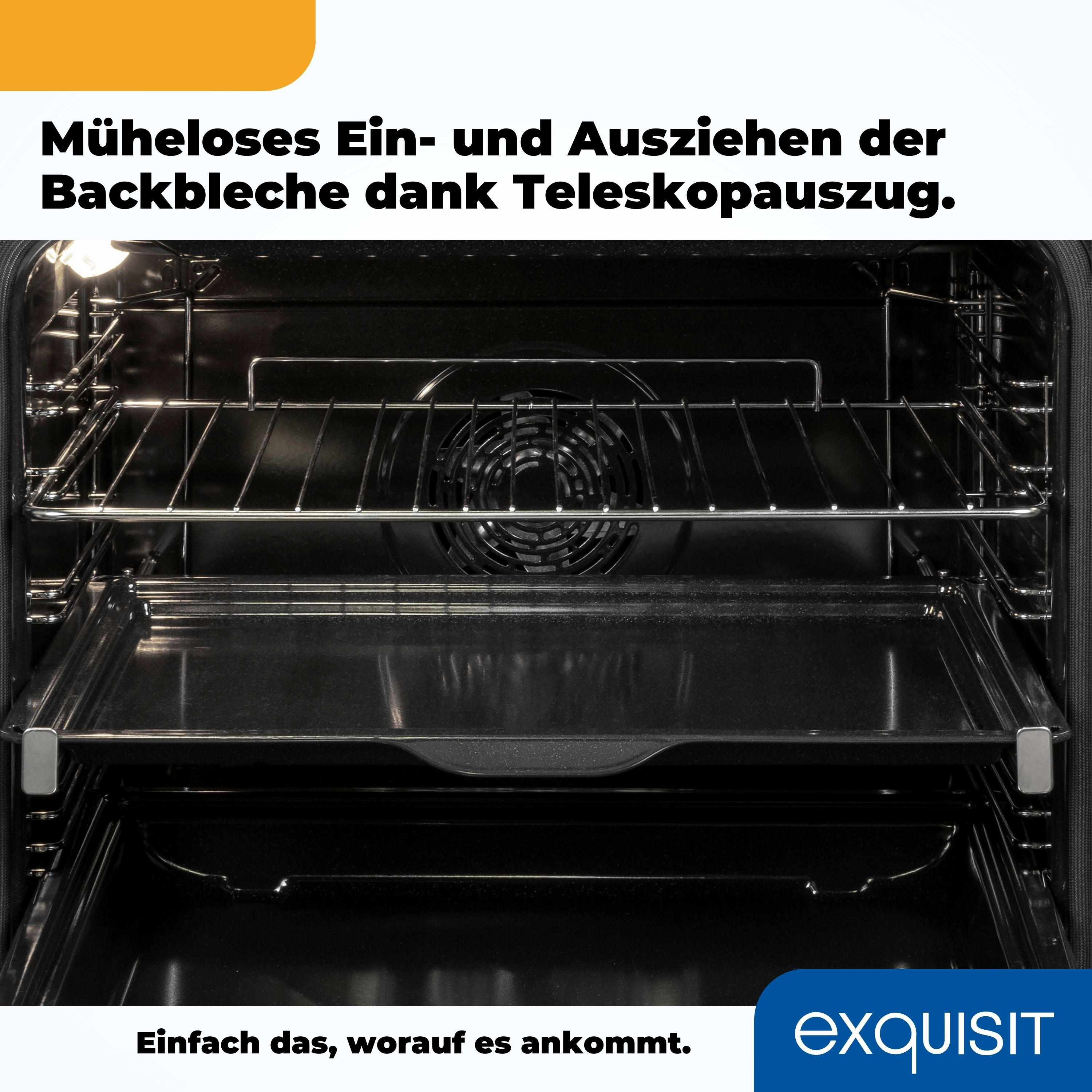 Offener Ofen mit Regalen. Das untere Regal hat ein Tablett.