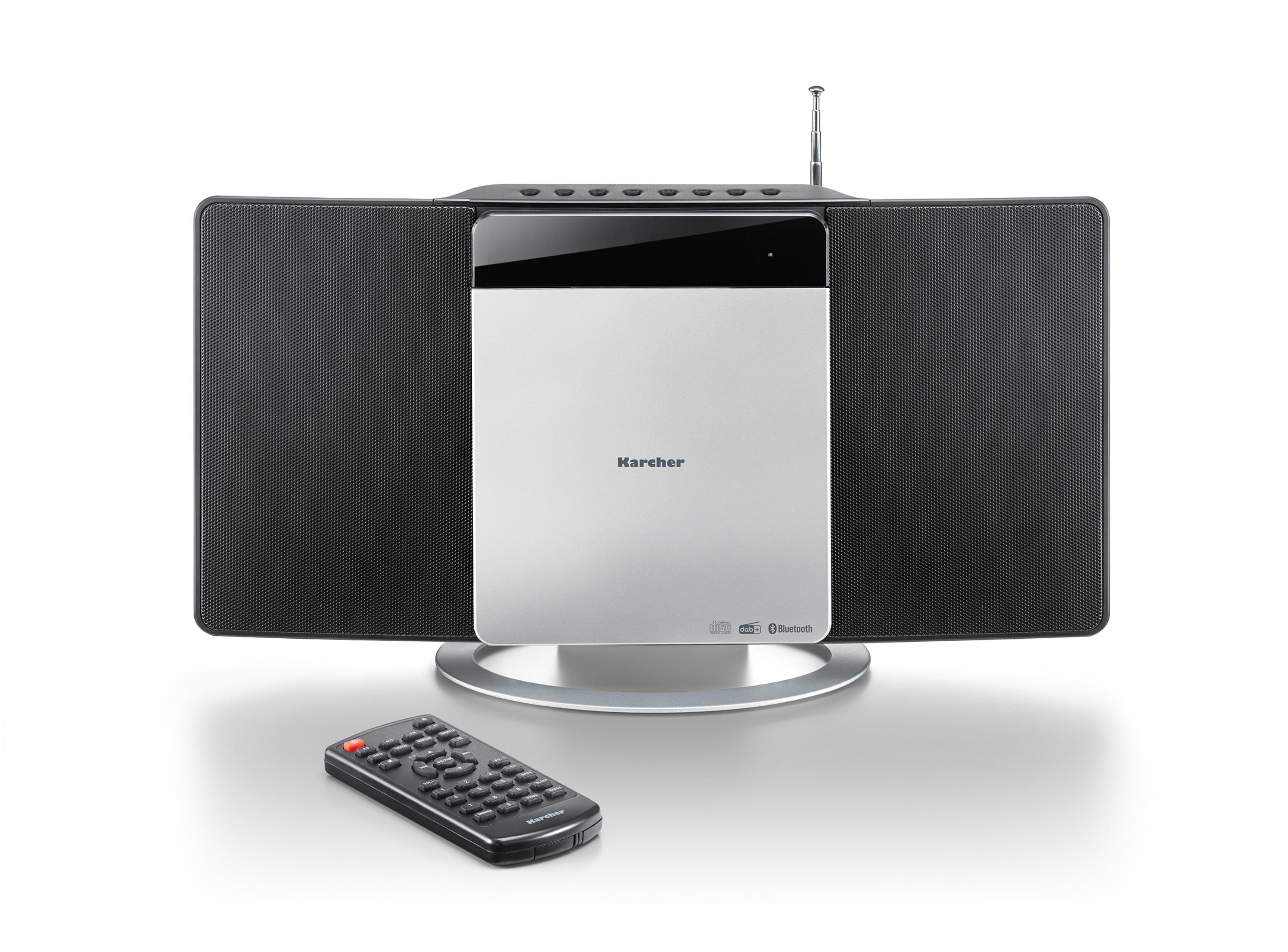 Ein Karcher Audiosystem mit zwei Lautsprechern und Fernbedienung auf weißem Hintergrund.