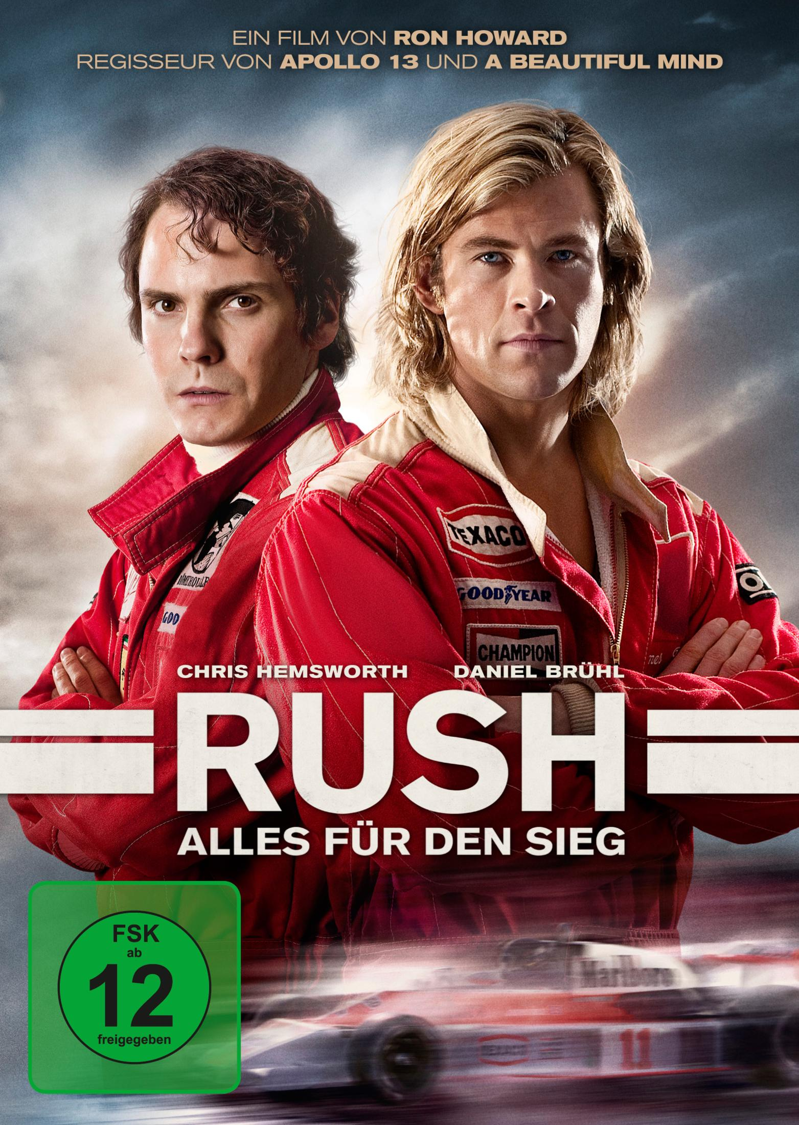 Filmplakat von Rush mit Daniel Brühl und Chris Hemsworth in roten Rennanzügen vor bewölktem Himmel.