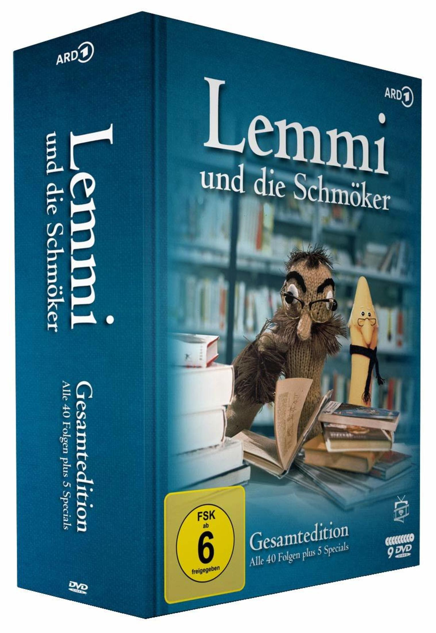 DVD-Box von Lemmi und die Schmöker mit Puppen vor einer Bibliothek.