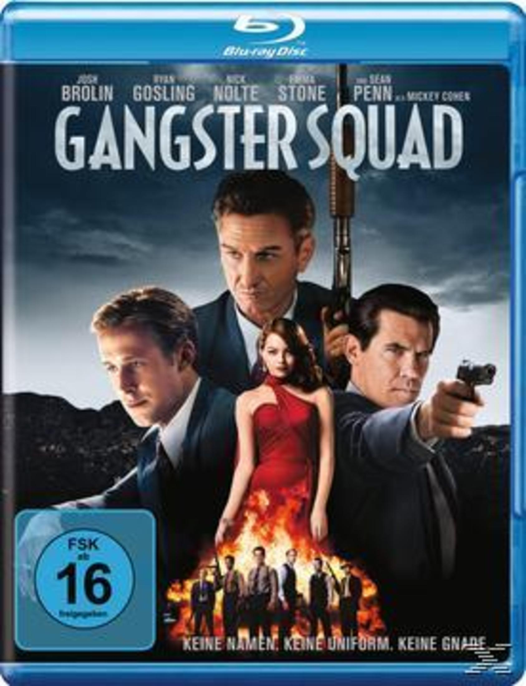 Filmcover: Gangster Squad Blu-ray, Schauspieler mit Waffen, dunkler Hintergrund, blaues Cover.