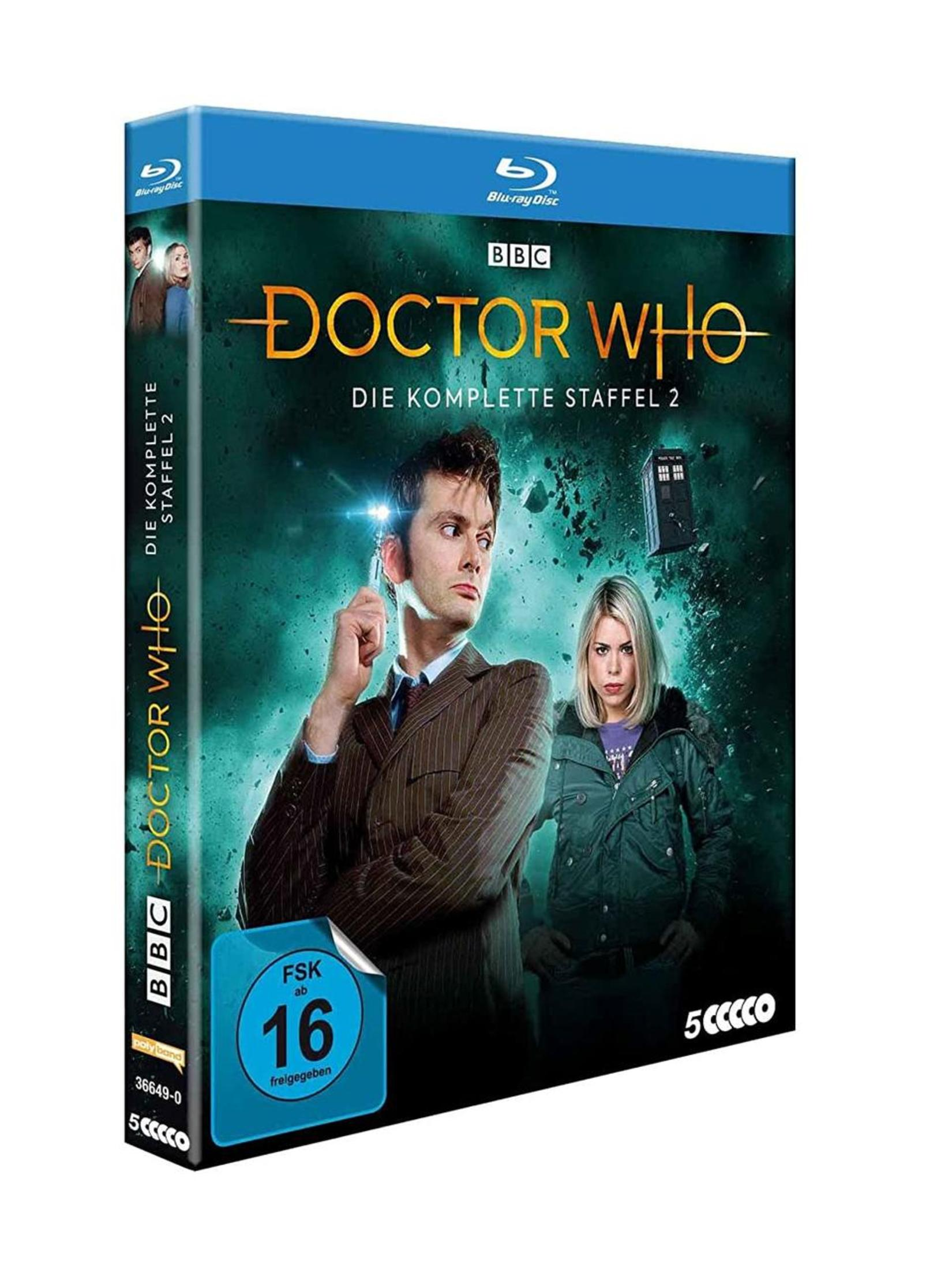 Blu-ray-Hülle für Doctor Who Die komplette Staffel 2 mit David Tennant und Billie Piper vor grünem Hintergrund.