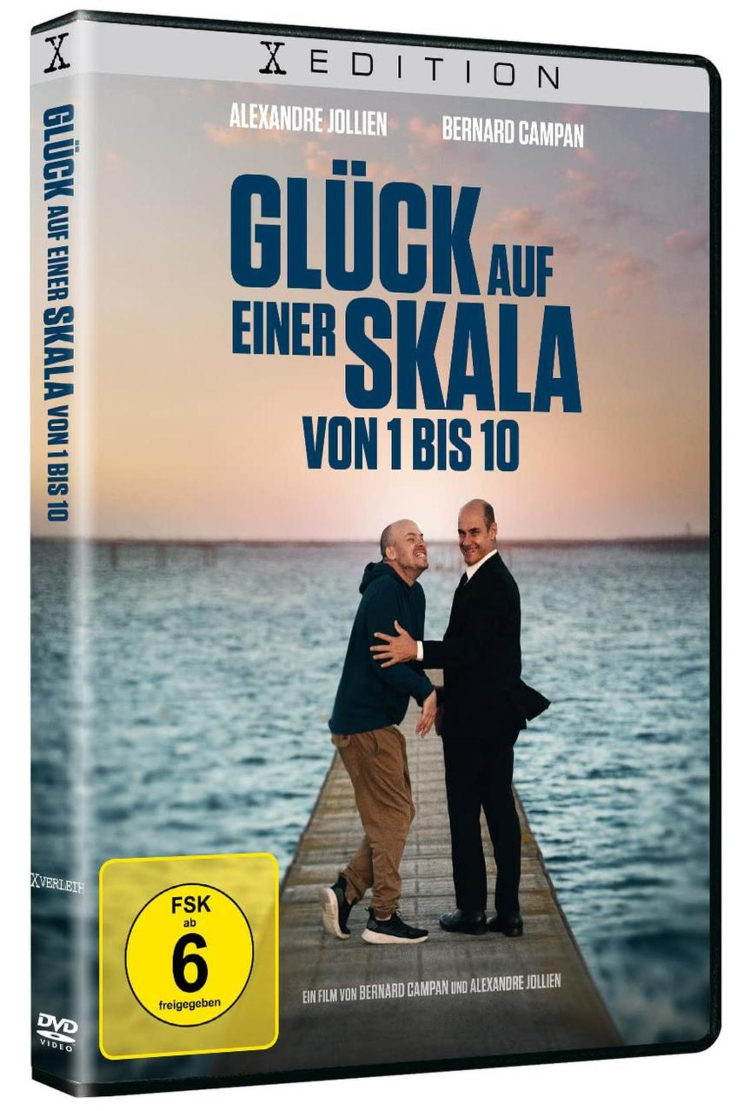 DVD-Cover von Glück auf einer Skala von 1 bis 10 mit zwei Männern auf einem Steg am Wasser.