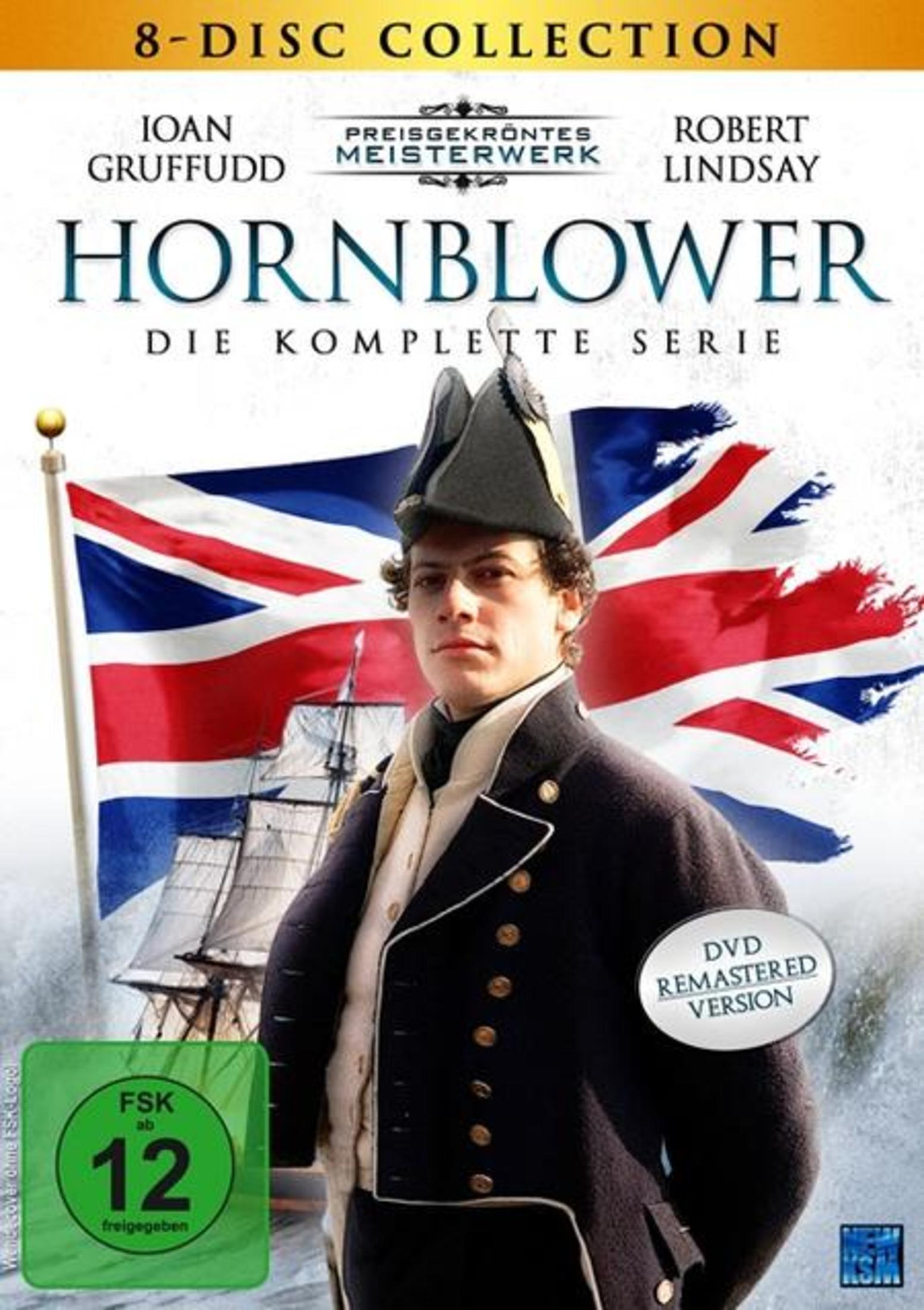 Uomo in uniforme davanti bandiera britannica, nave, titolo "Hornblower".