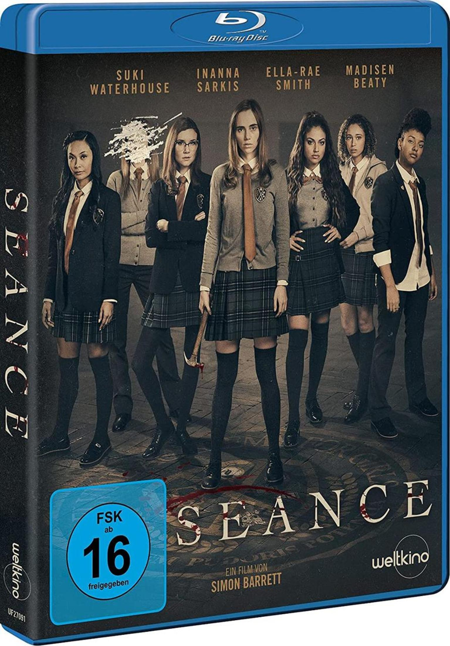 Sechs Schülerinnen und eine Schülerin mit verdecktem Gesicht in Schuluniformen stehen mit einem blutigen Hammer auf dem Cover.